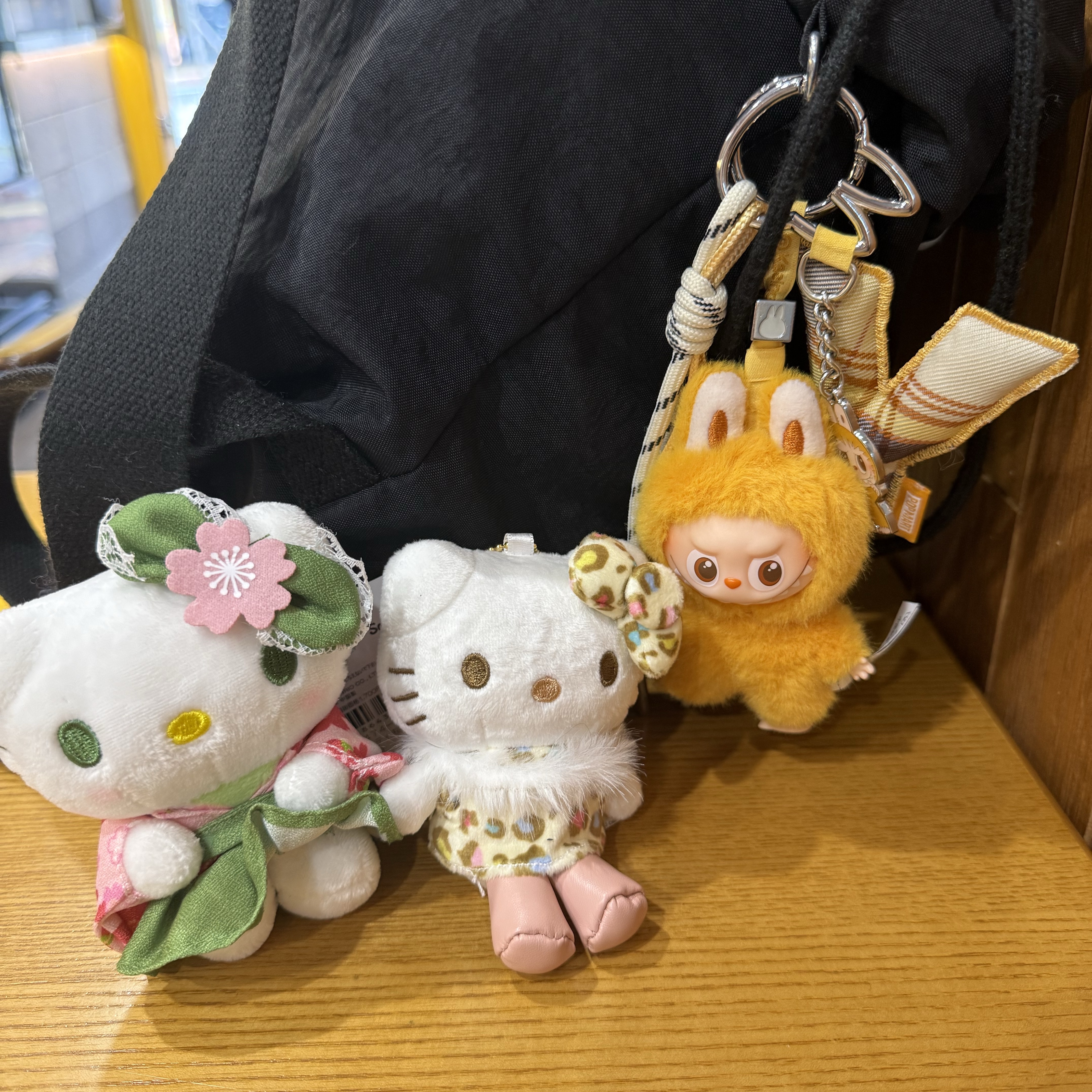 Pop Mart Labubu The Monsters Pin For Love Series Vinyl Plush Pendant Sealed Case (N-Z) (14 Blind Boxes) 착용 스타일 - 2