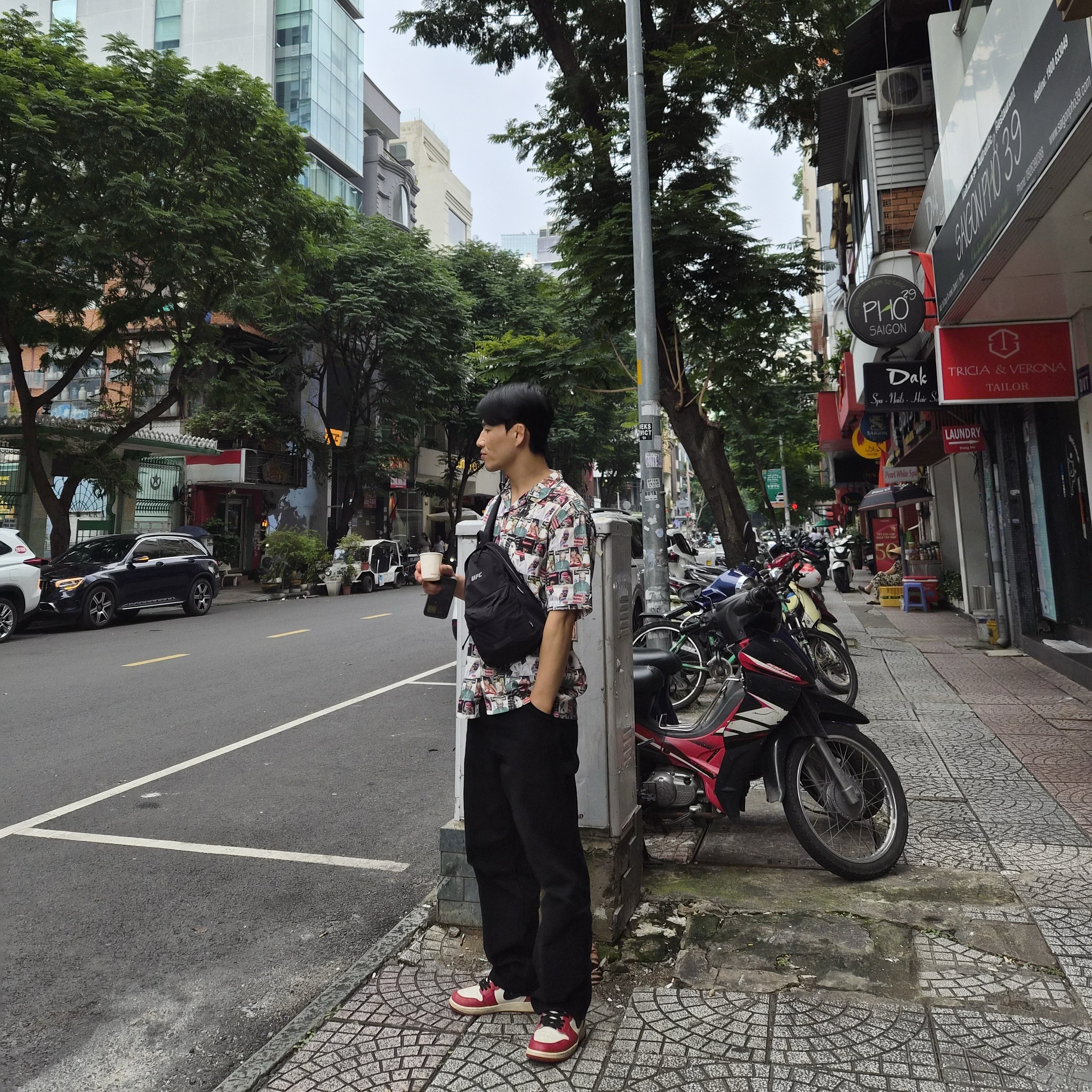 Jordan 1 Retro High OG Chicago 2022, Supreme Magazine S/S Shirt Multicolor - 23SS 착용 스타일 - 1