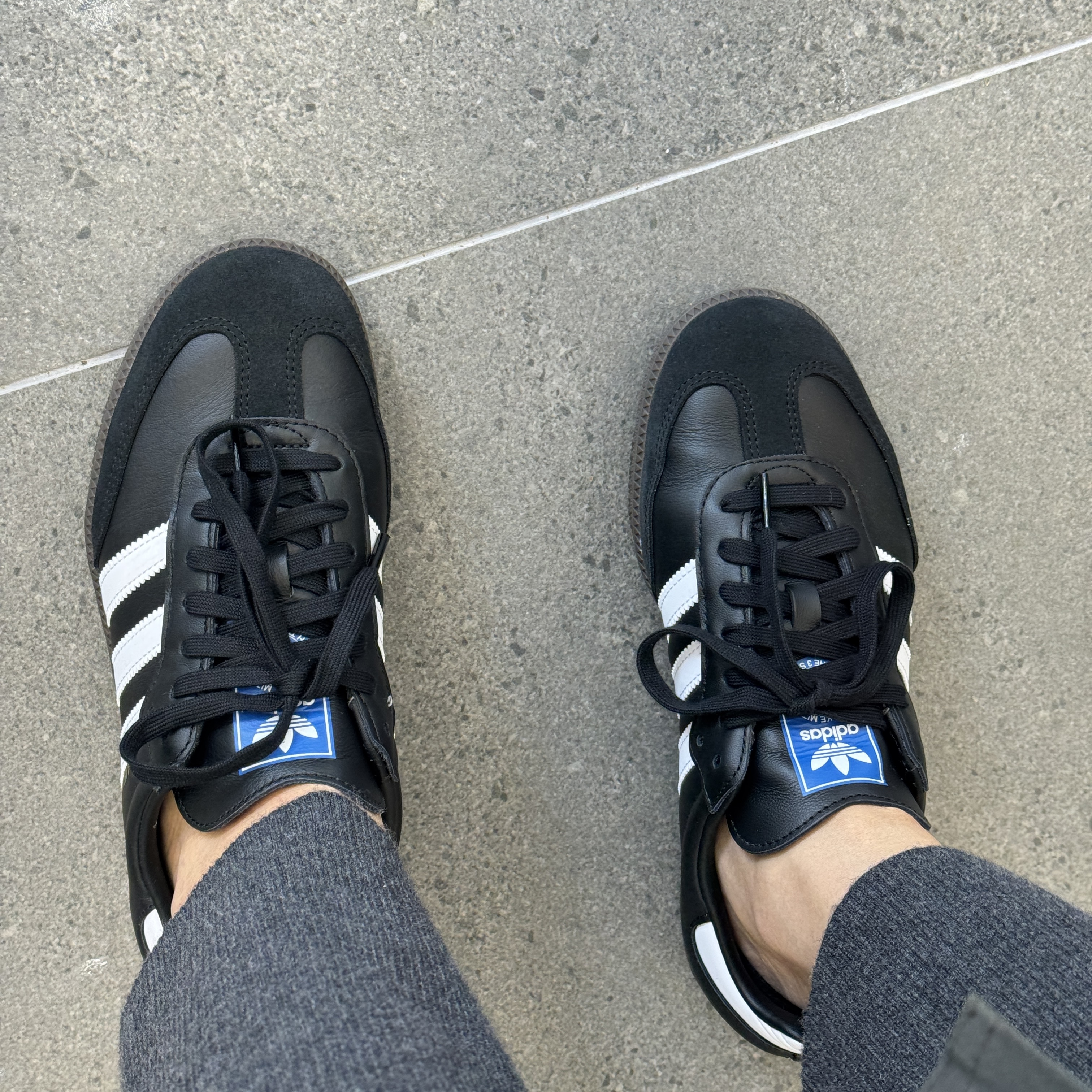 Adidas Samba OG Black White Gum 착용 스타일 - 3