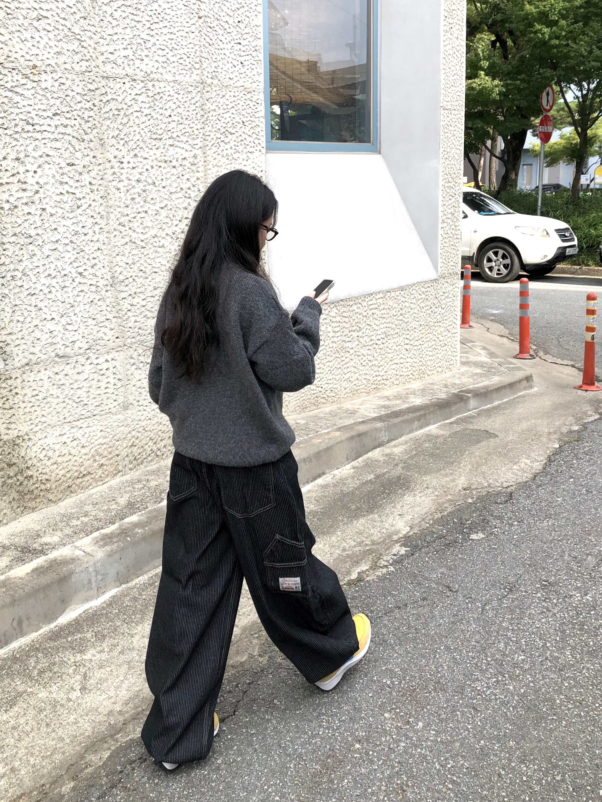 (W) Nike Waffle Debut Vivid Sulfur 착용 스타일 - 2