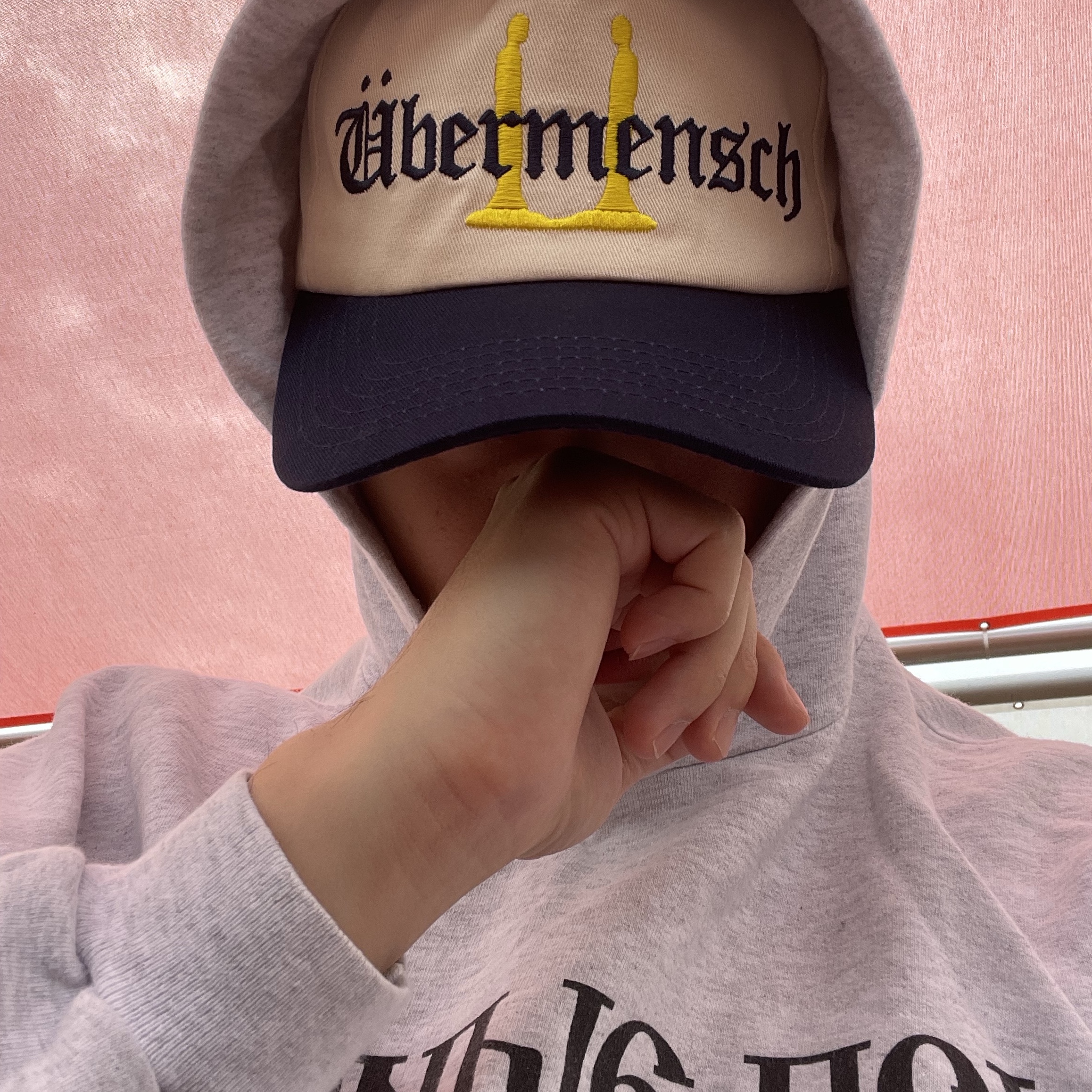 G-DRAGON Ubermensch Unstructured Snapback Hat Natural Navy 착용 스타일