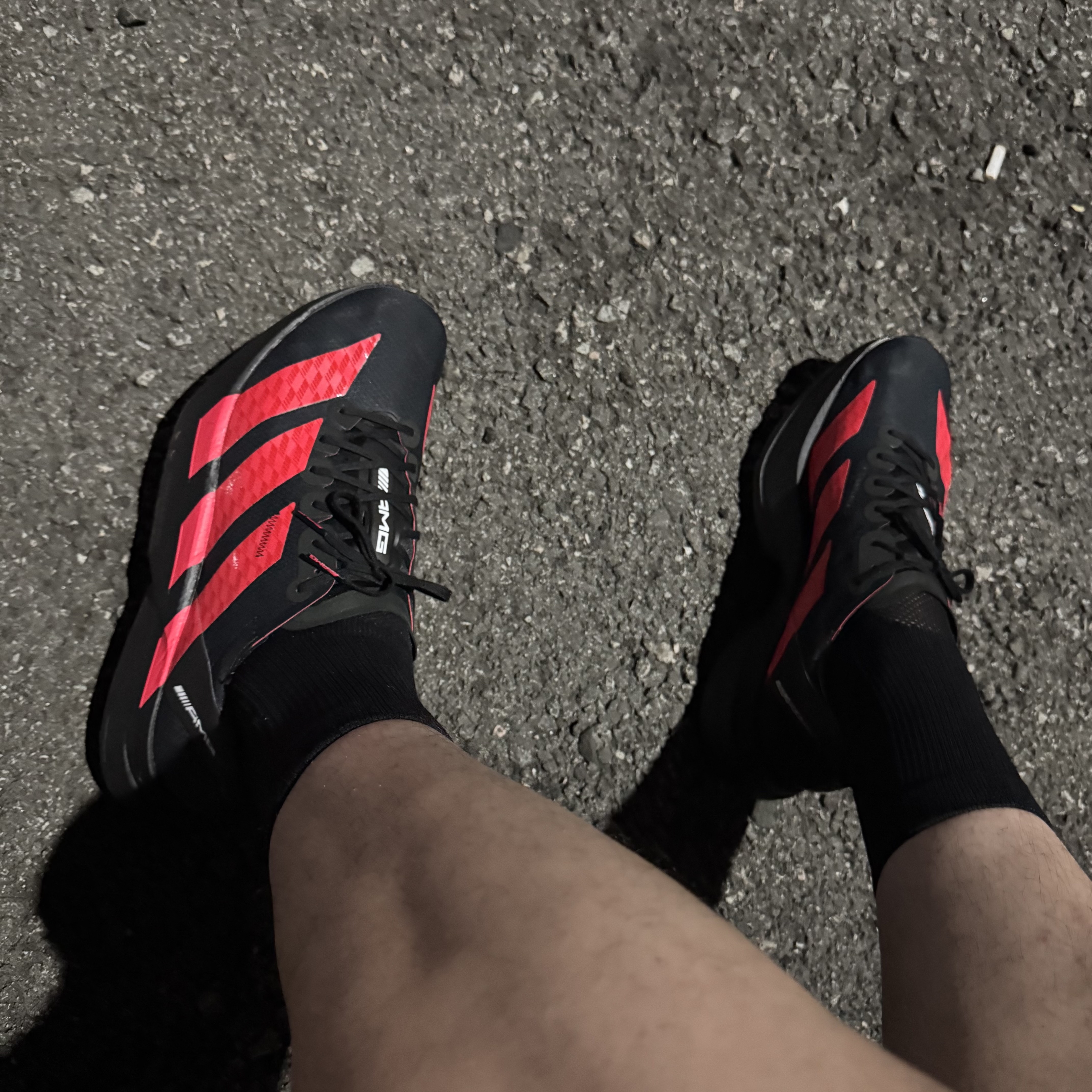 Adidas x Mercedes AMG Petronas Adizero Adios Pro 4 Core Black Lucid Red 착용 스타일