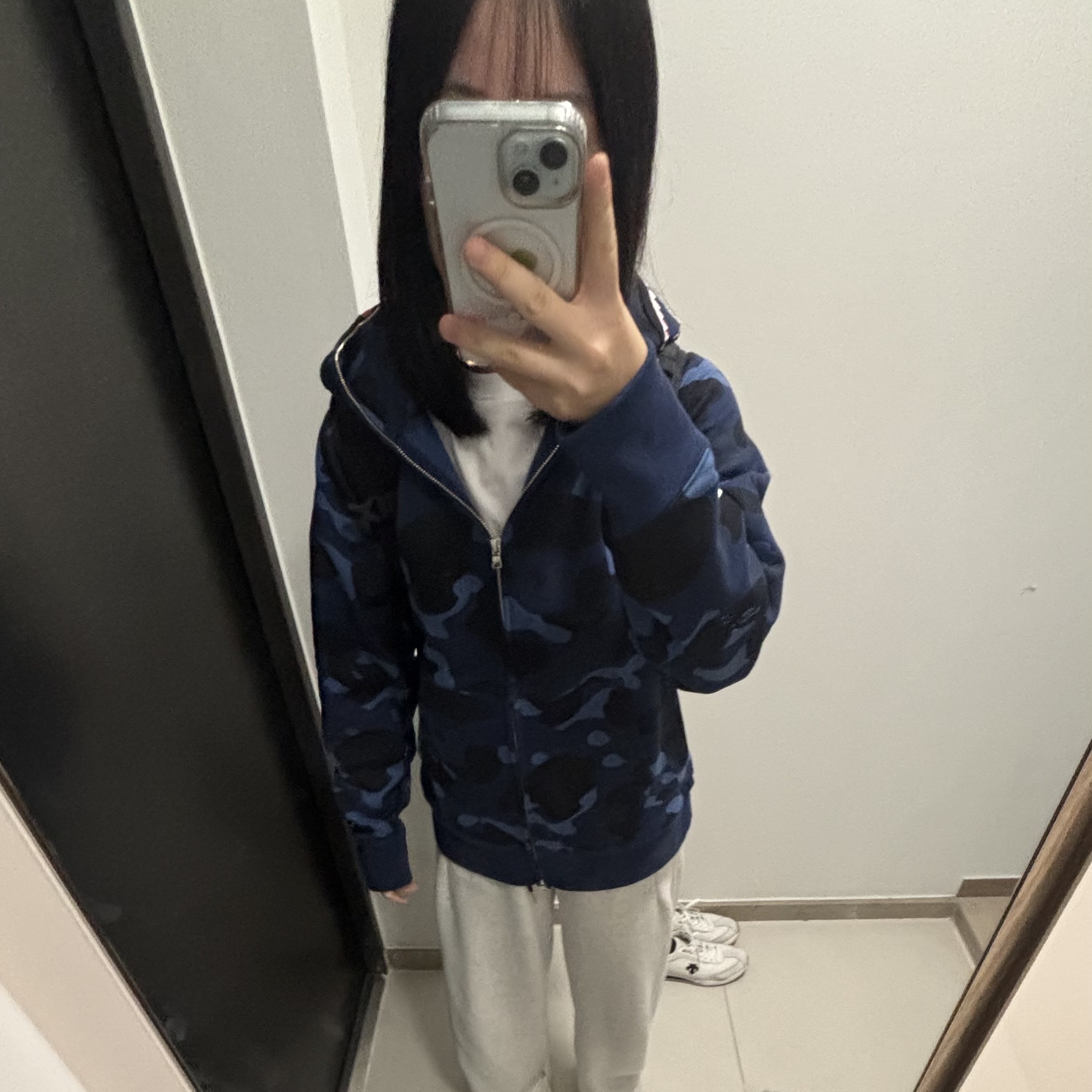 BAPE Color Camo Shark Full Zip Hoodie Navy 착용 스타일