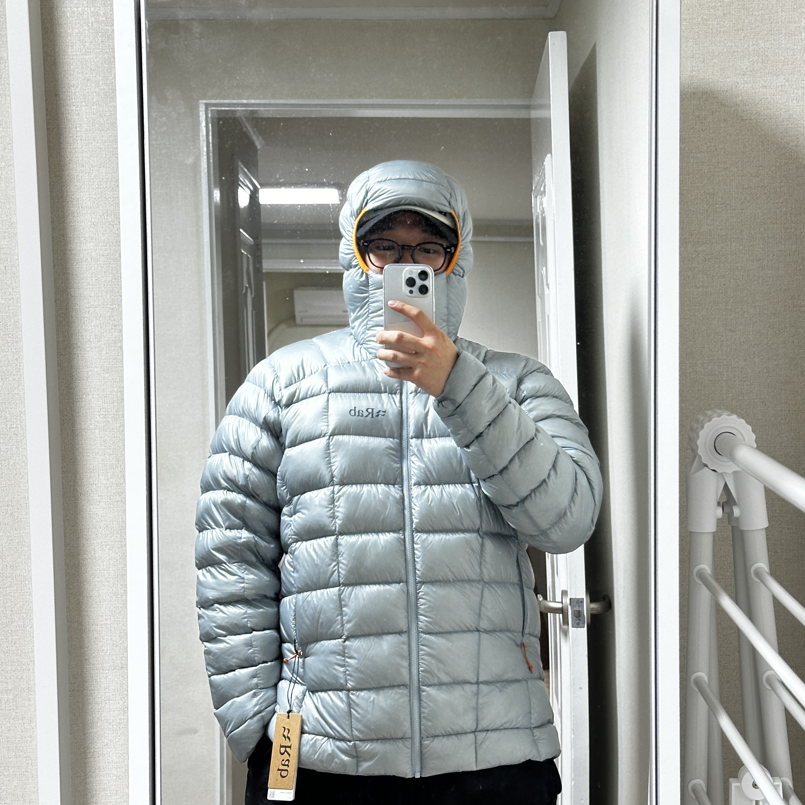 Rab Mythic G Jacket Wmns Cloud, Feathered Friends Helios Hooded Down Jacket Alpine Blue 착용 스타일 - 2