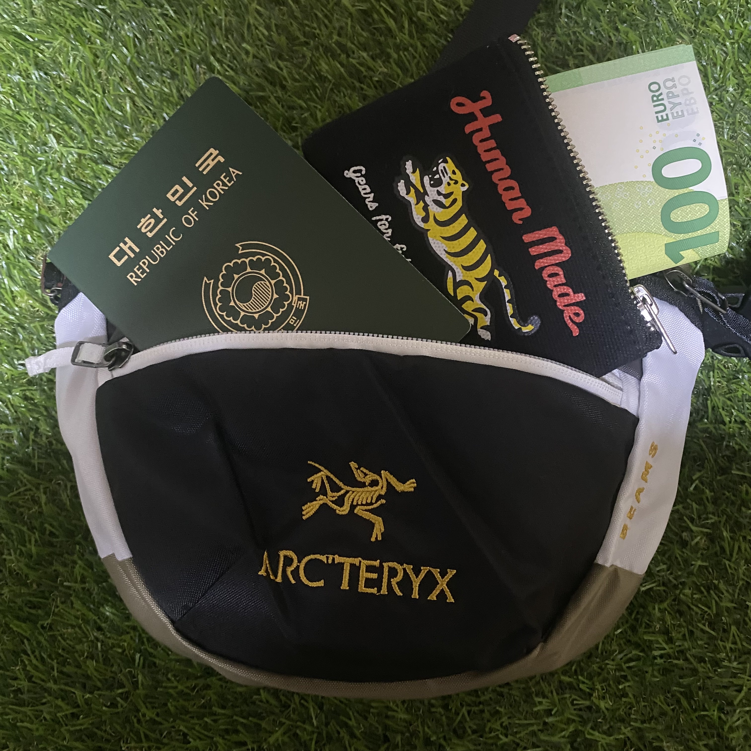 Arc'teryx x Beams Dimensions Mantis 2 Waistpack Multi 착용 스타일