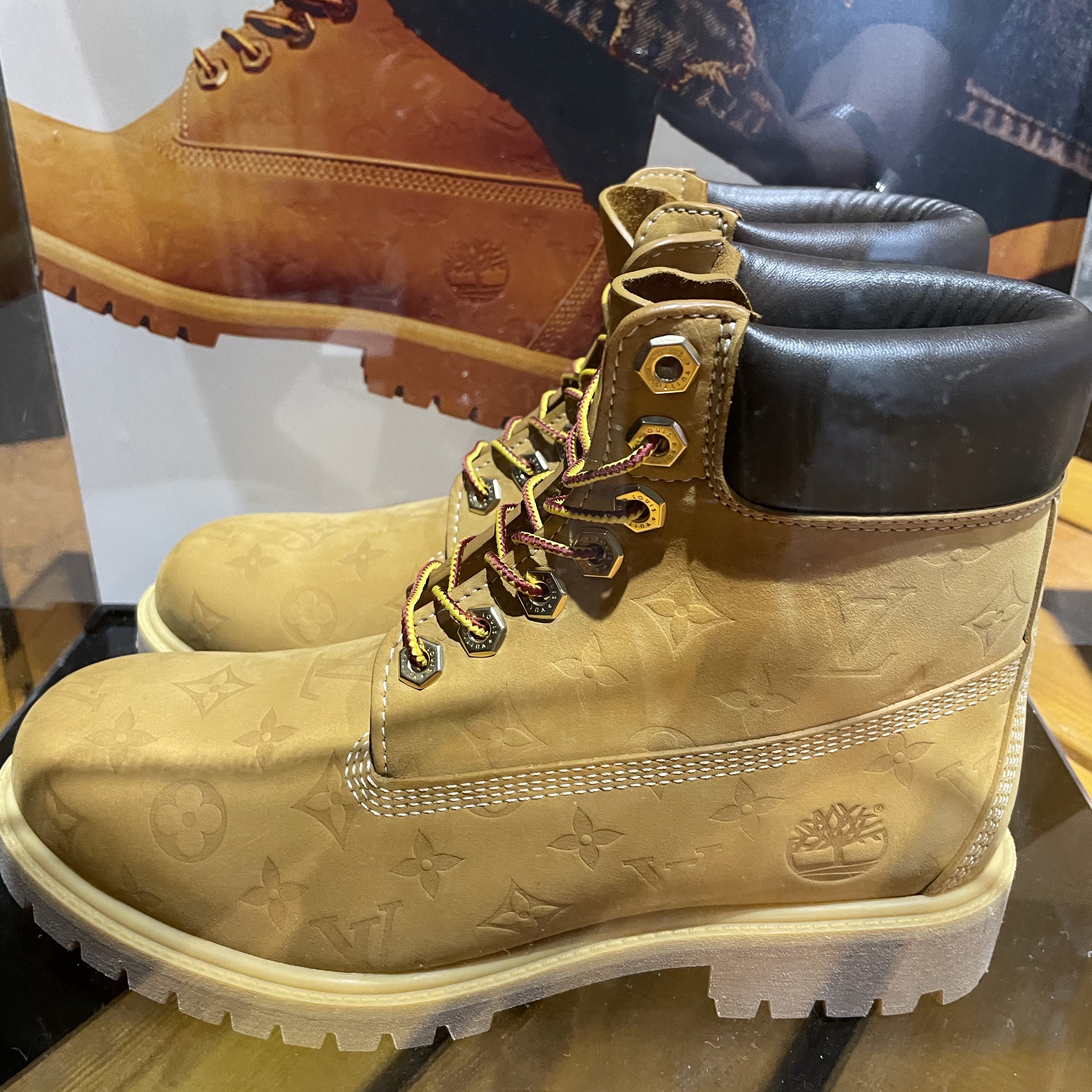 Louis Vuitton x Timberland 6 Inch Ankle Boot Beige 착용 스타일