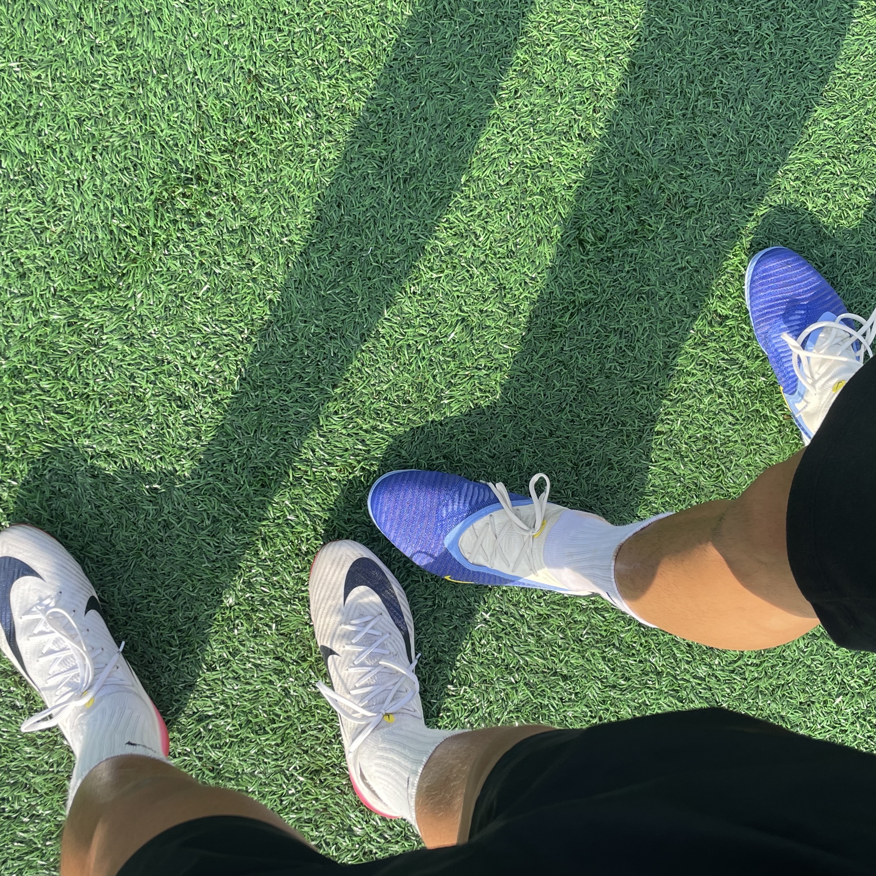 Nike Mercurial Vapor 16 FG University Red Dark Obsidian, Nike Phantom 6 Low Elite FG Racer Blue Dark Obsidian 착용 스타일 - 2