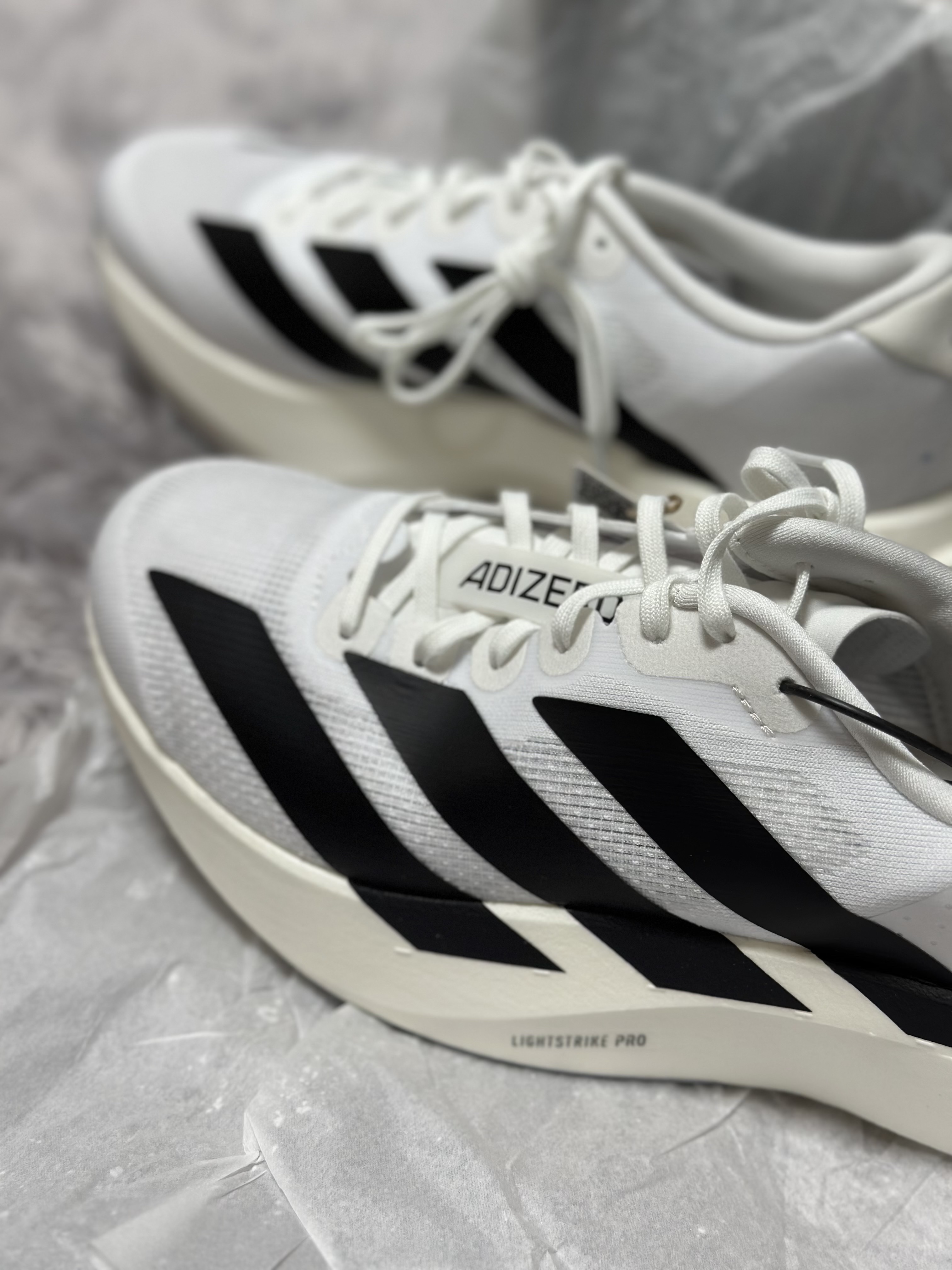 Adidas Adizero EVO SL Cloud White Core Black 착용 스타일 - 1