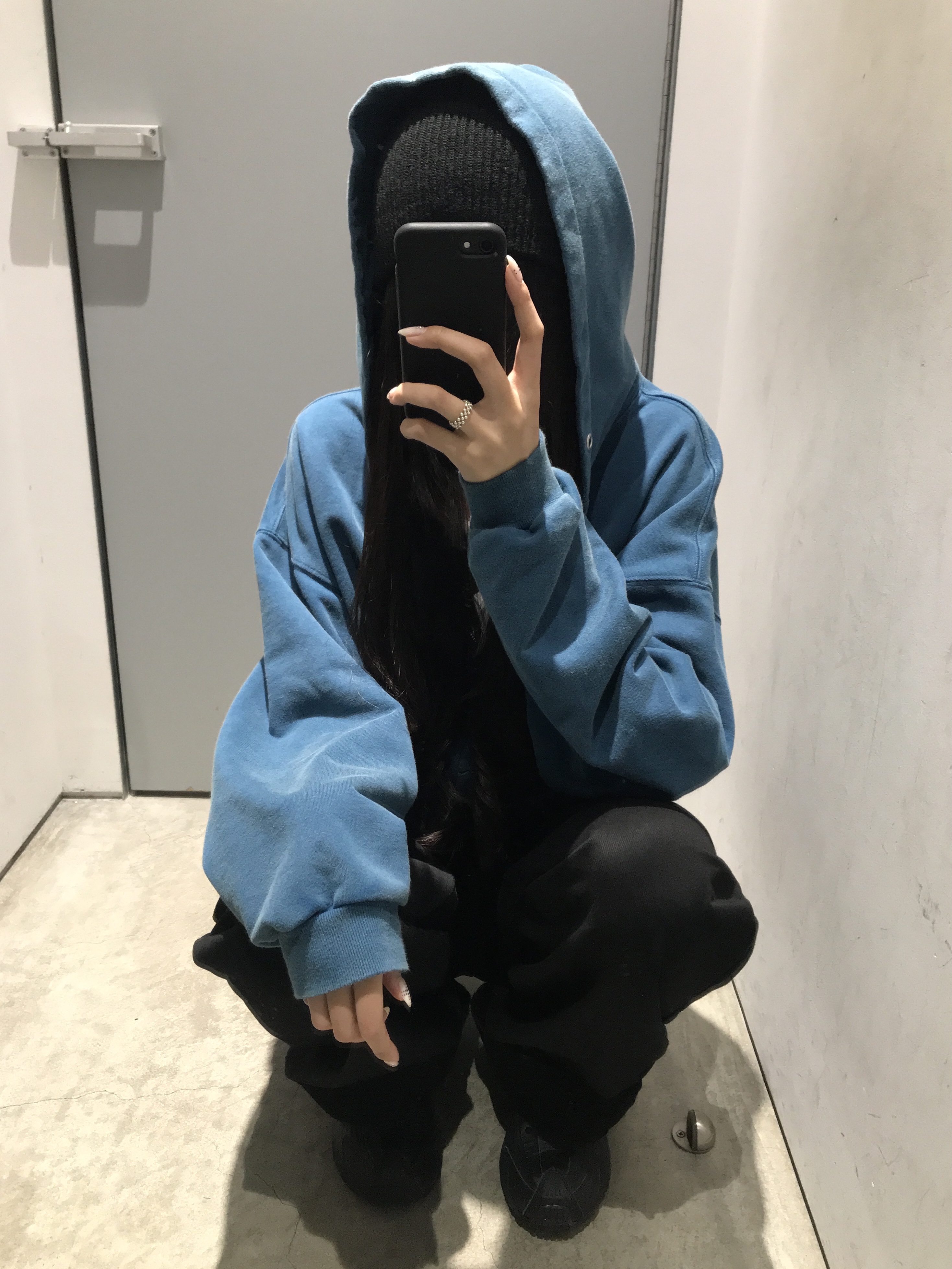Suade Cropped Washed Hood Zip Up Deep Green, [KREAM 단독] Safarispot Basic Safari Keyring Card Wallet Black 착용 스타일 - 2