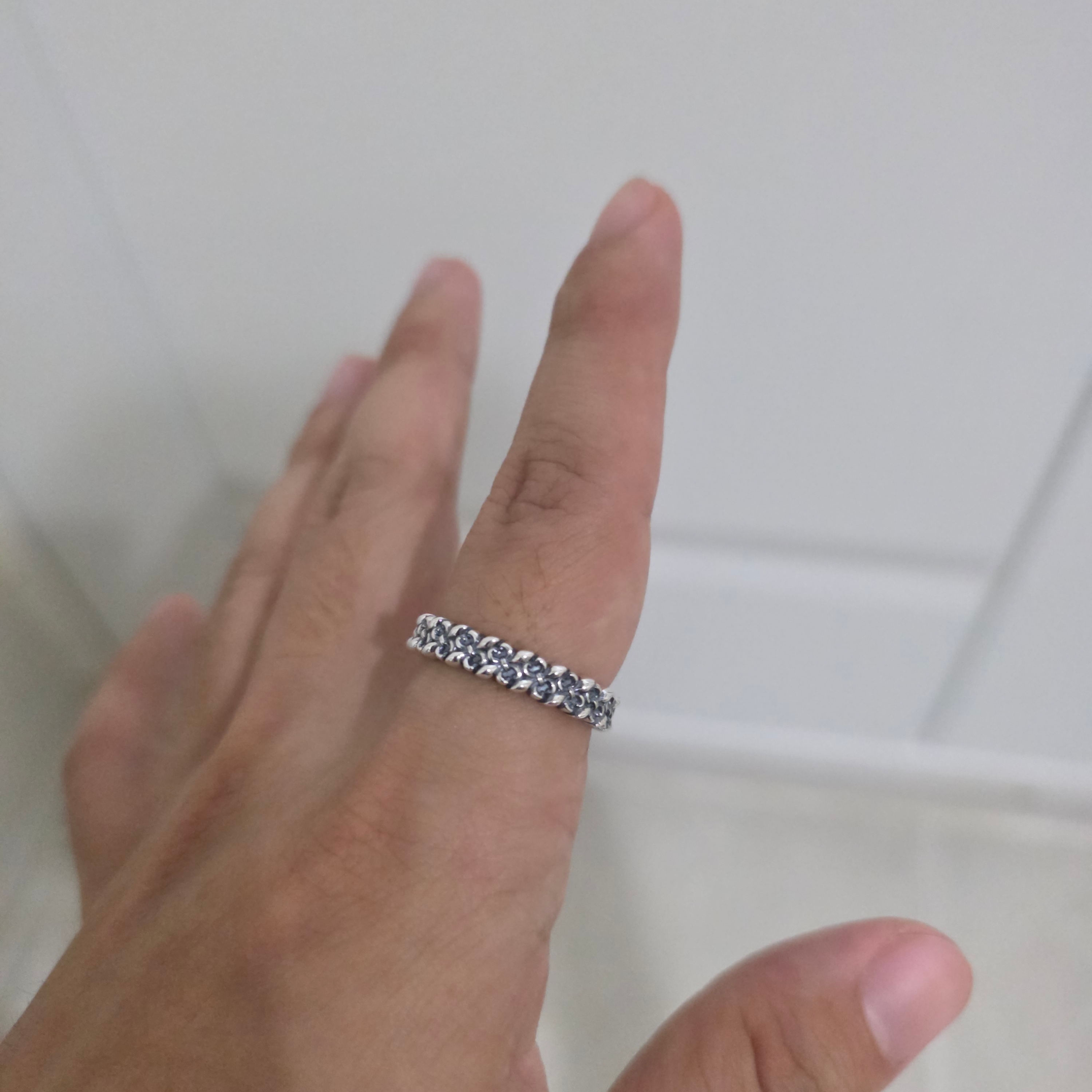 Scudo Lily Layered Ring 착용 스타일