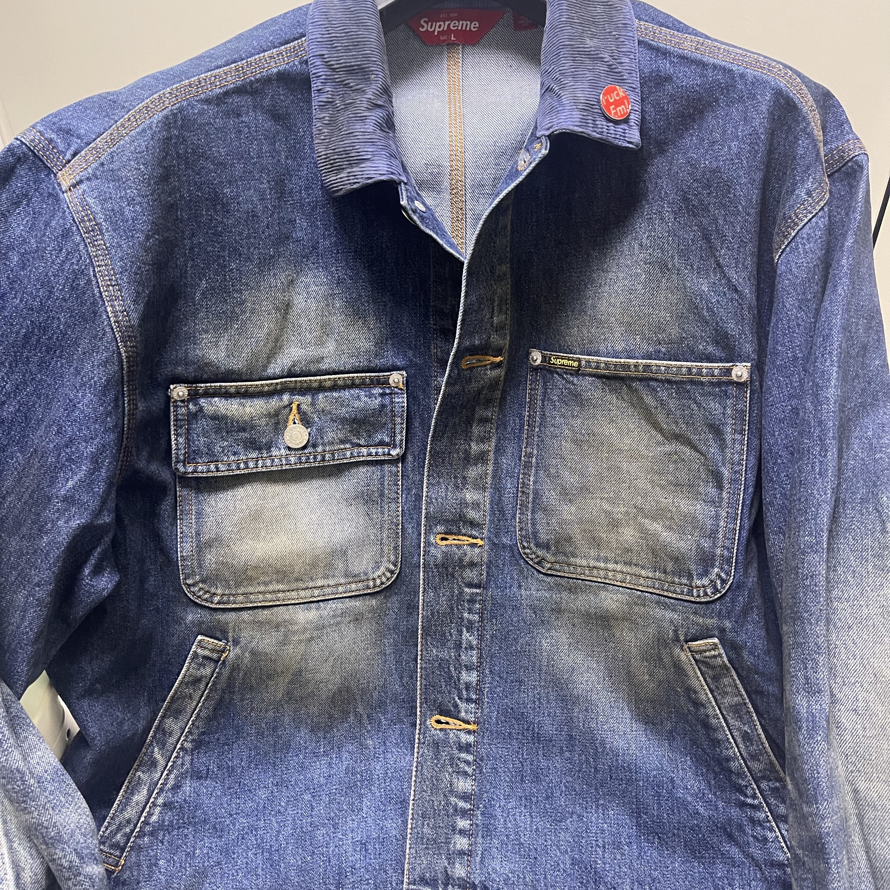 Supreme Distressed Selvedge Trucker Jacket Washed Indigo - 25FW 착용 스타일 - 2