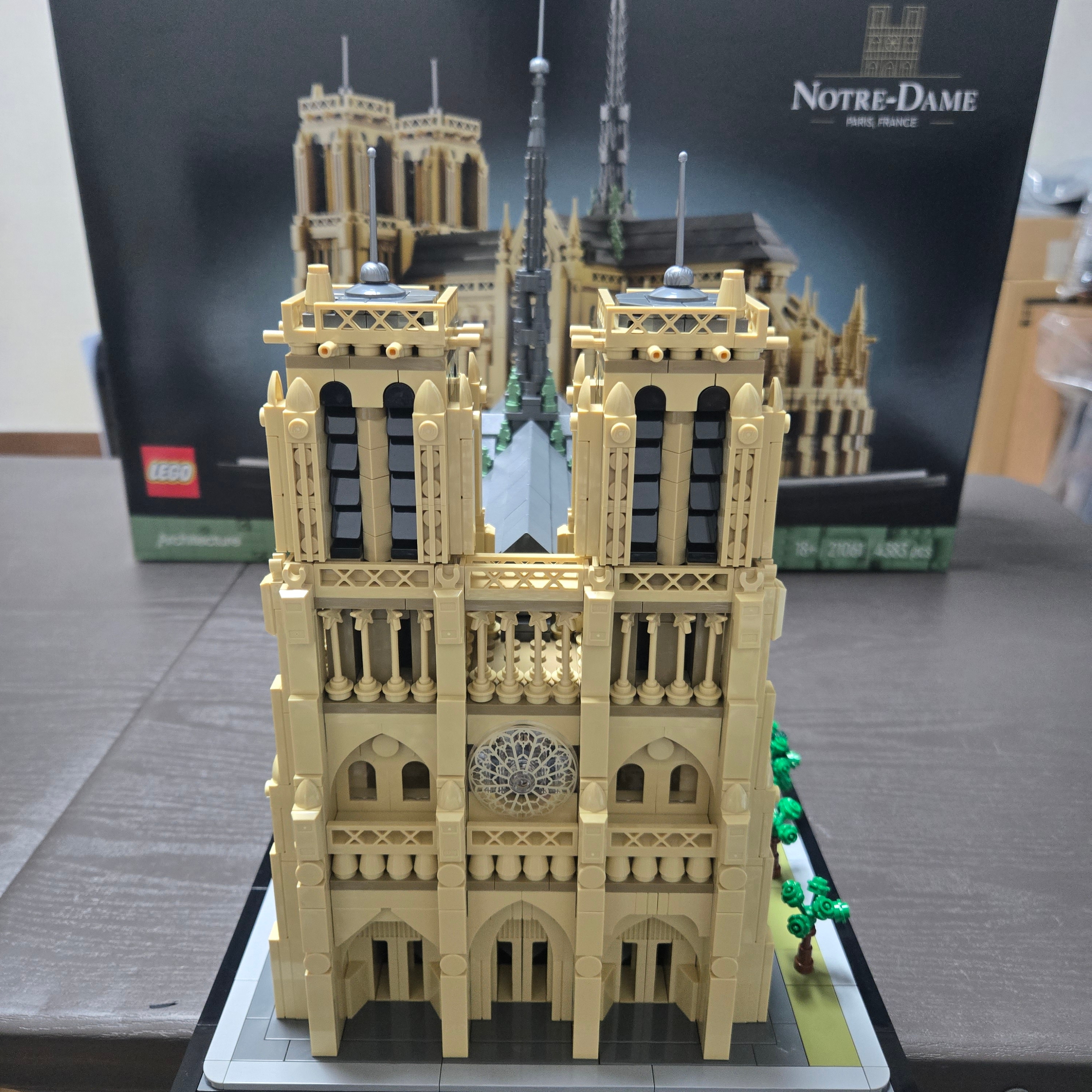 Lego Architecture Notre-Dame de Paris 착용 스타일 - 3