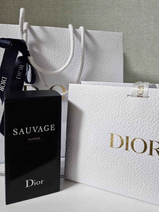 Dior Sauvage Eau De Parfum 100ml 착용 스타일 - 1