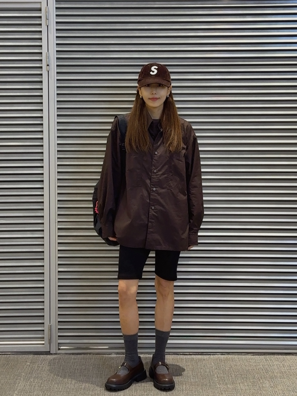 Supreme Corduroy S Logo 6-Panel Dark Brown - 24FW, Uniqlo U Utility T-Shirt Longsleeve Dark Brown - KR 착용 스타일 - 1