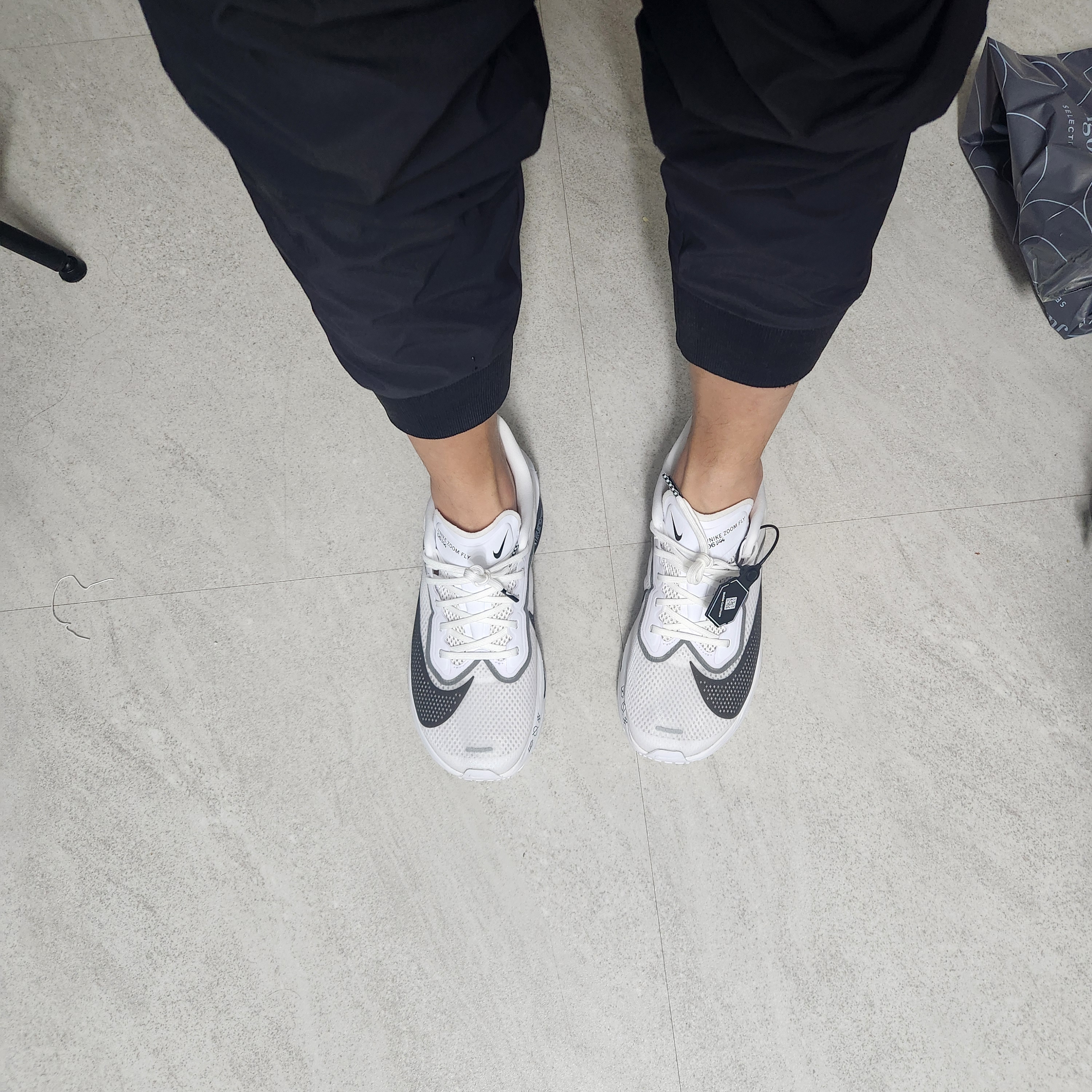 Nike Zoom Fly 6 White Smoke Grey 착용 스타일