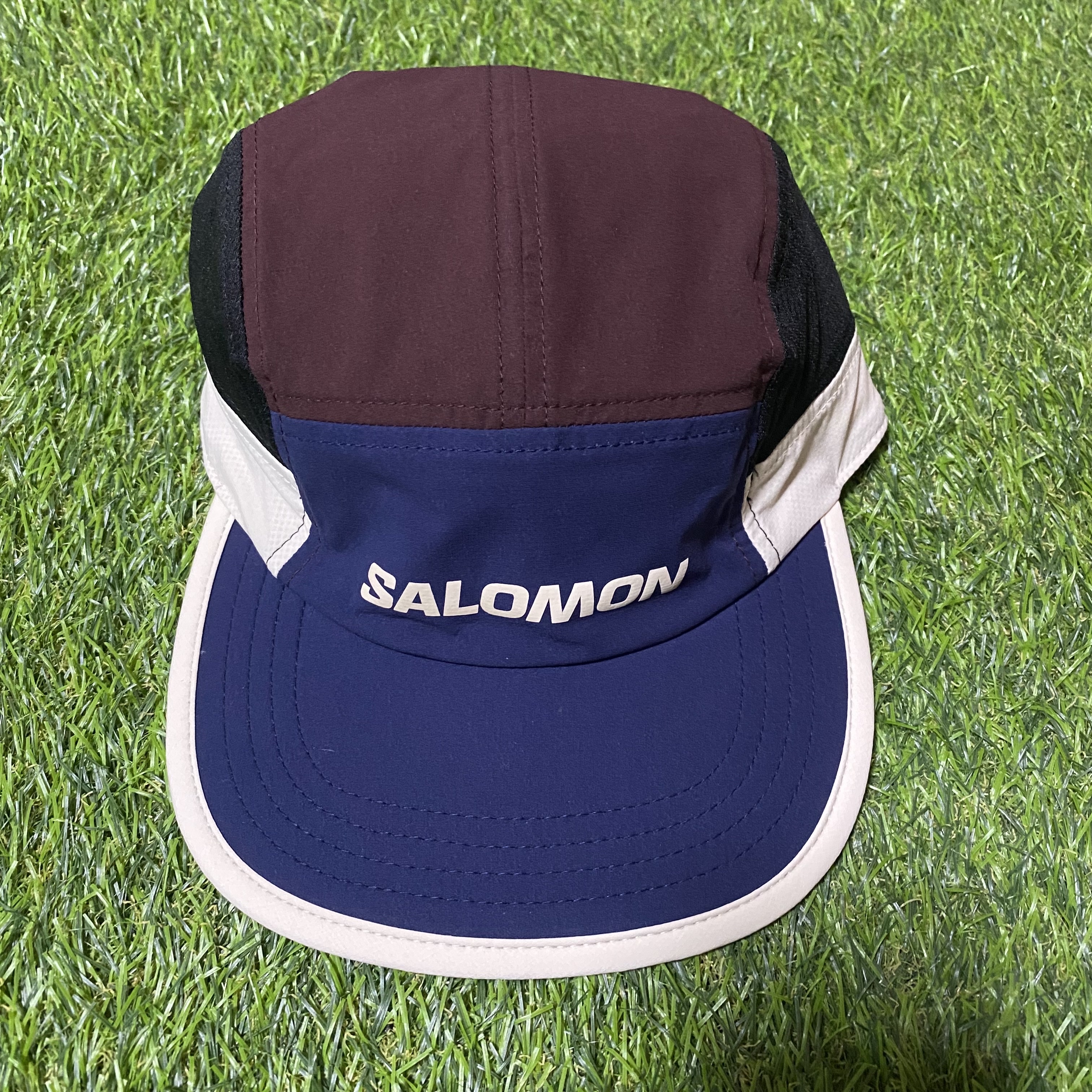 Salomon Tempos Running Block Cap Navy 착용 스타일
