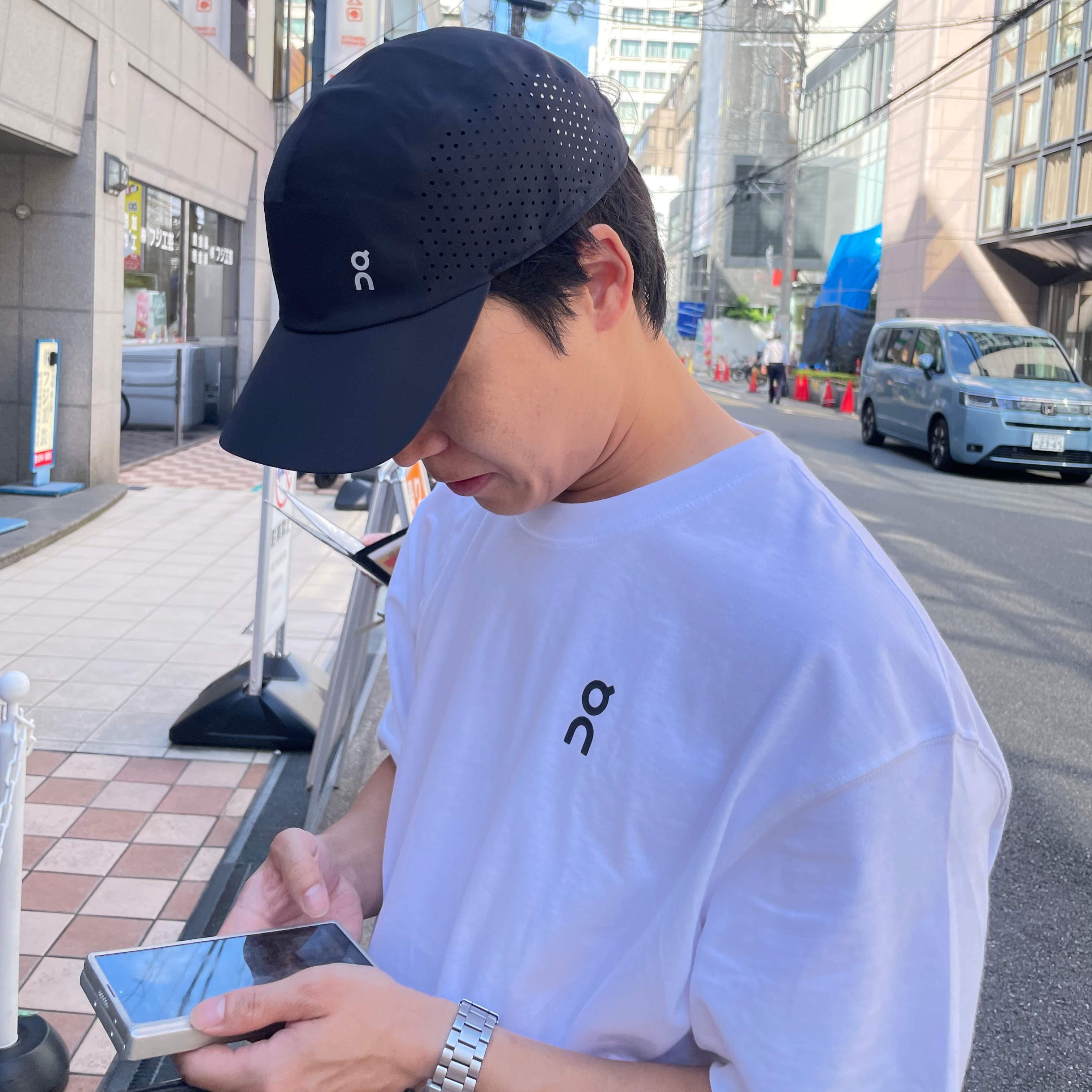 On Running Club T-Shirt White, On Running Cloudmonster Void Black 착용 스타일 - 2
