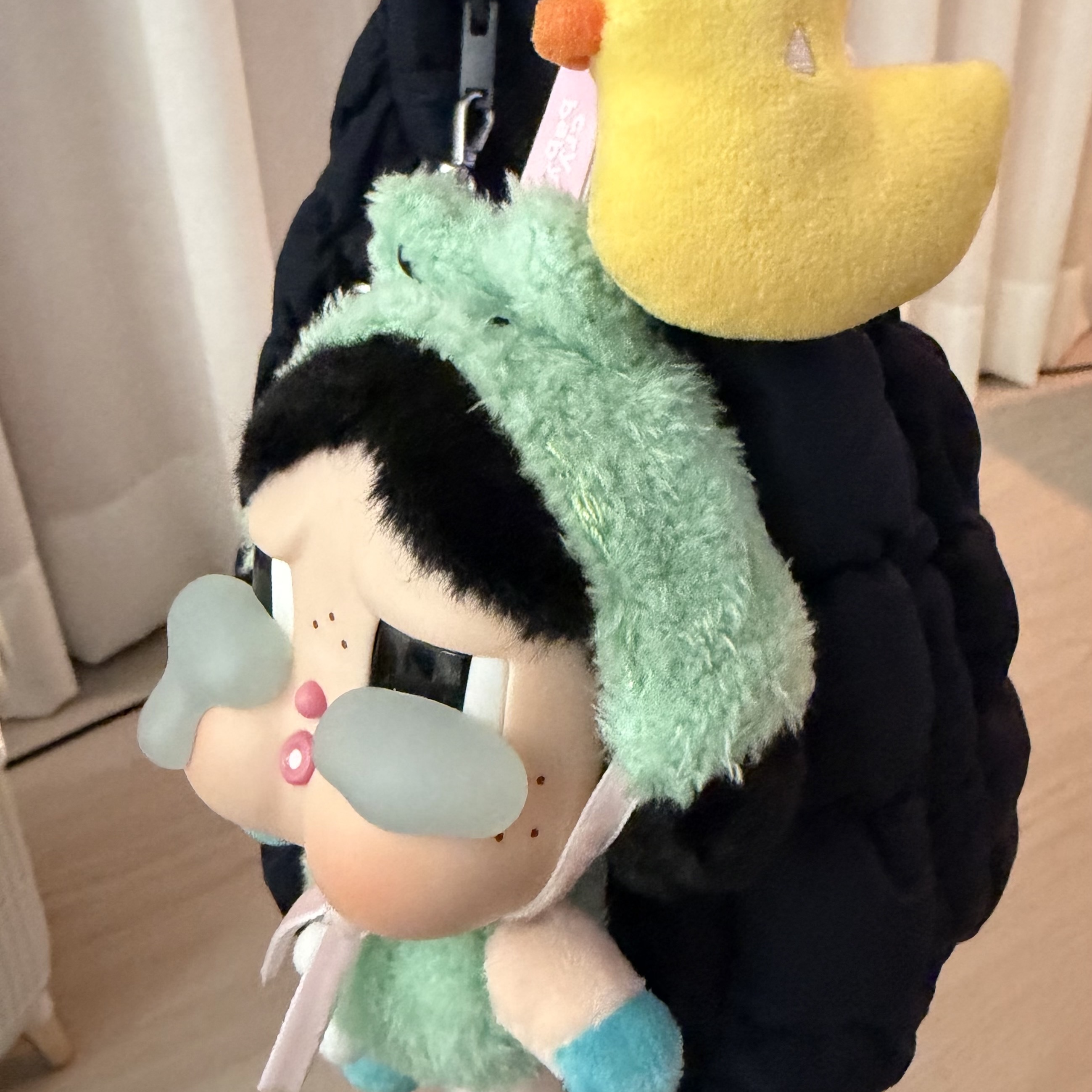 Pop Mart Crybaby Crying Again Series Plush Keyring What A Frog (Opened Case) 착용 스타일 - 4