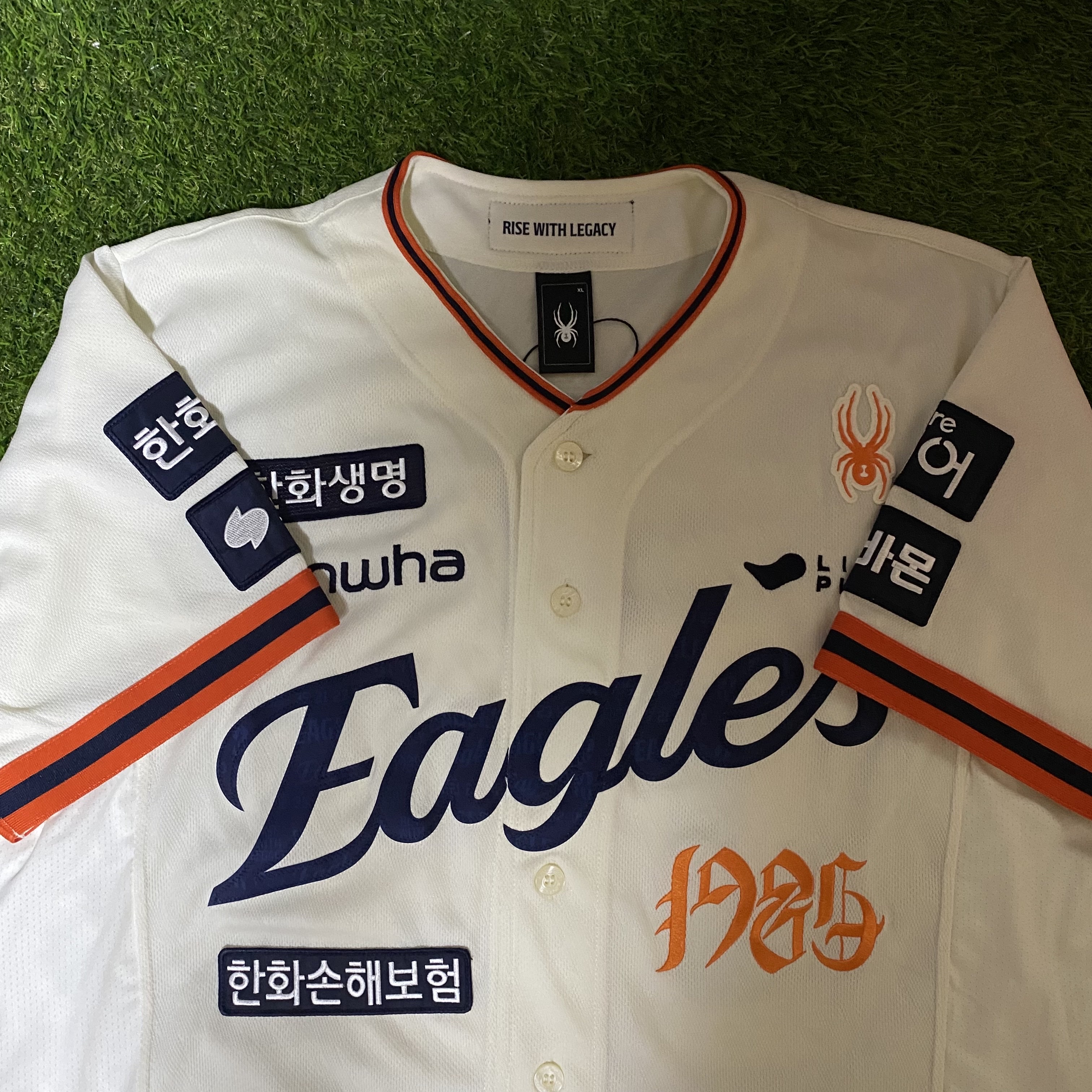 Hanwha Eagles Spyder 40th Legacy Authentic Uniform Ivory (Non Marking Ver.) 착용 스타일
