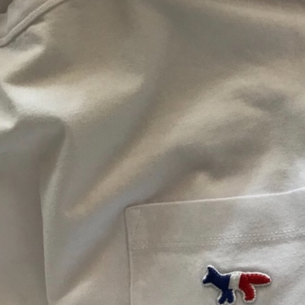 (W) Maison Kitsune Tricolor Fox Patch Classic Pocket T-Shirt White 착용 스타일