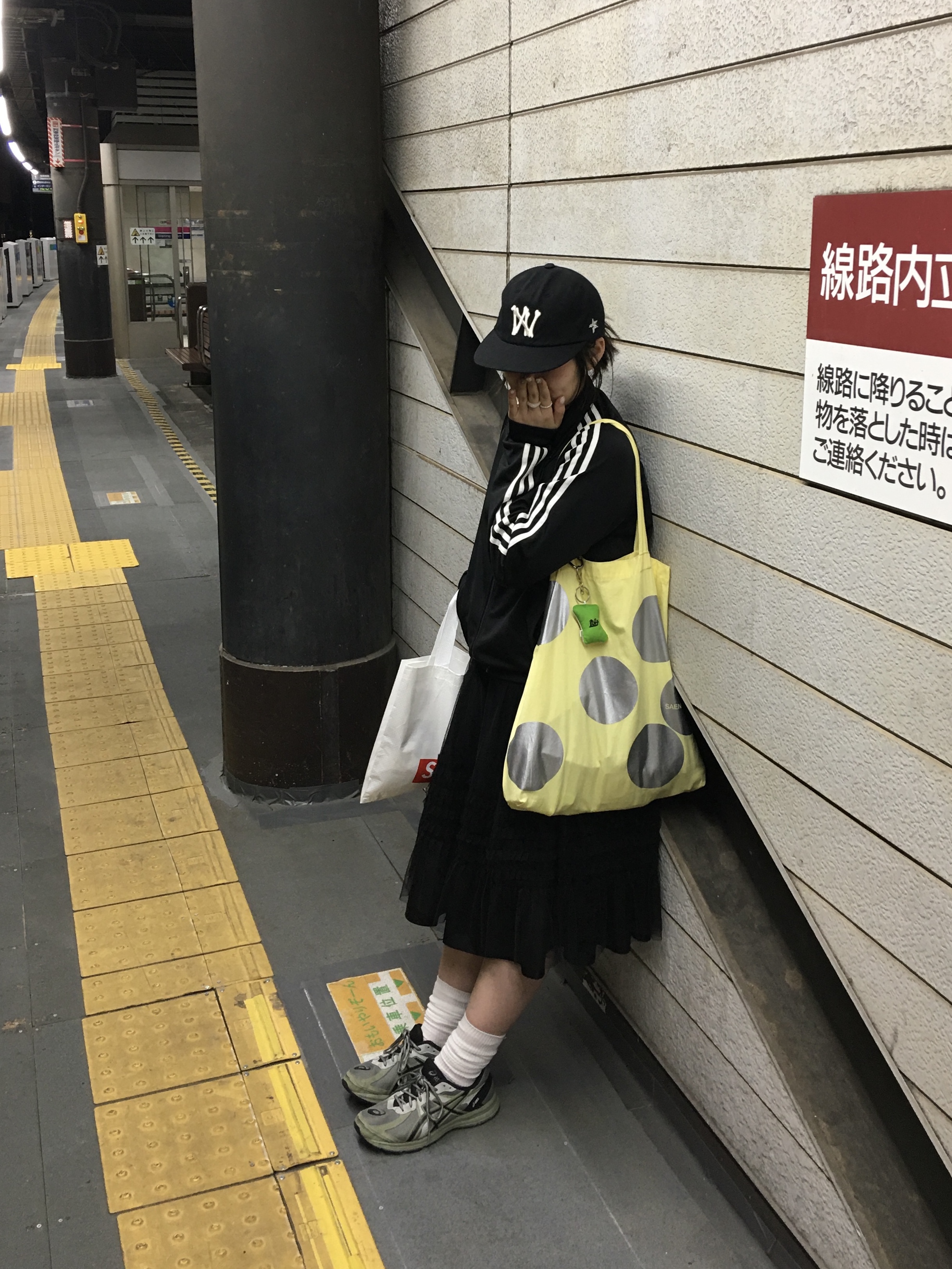 Asics Jog 100 S Sheet Rock - 2E Wide, Adidas Adicolor Classics Firebird Track Top Black - KR Sizing 착용 스타일