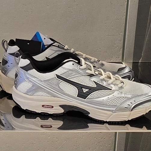 Mizuno MXR Snow White Magnet Silver 착용 스타일