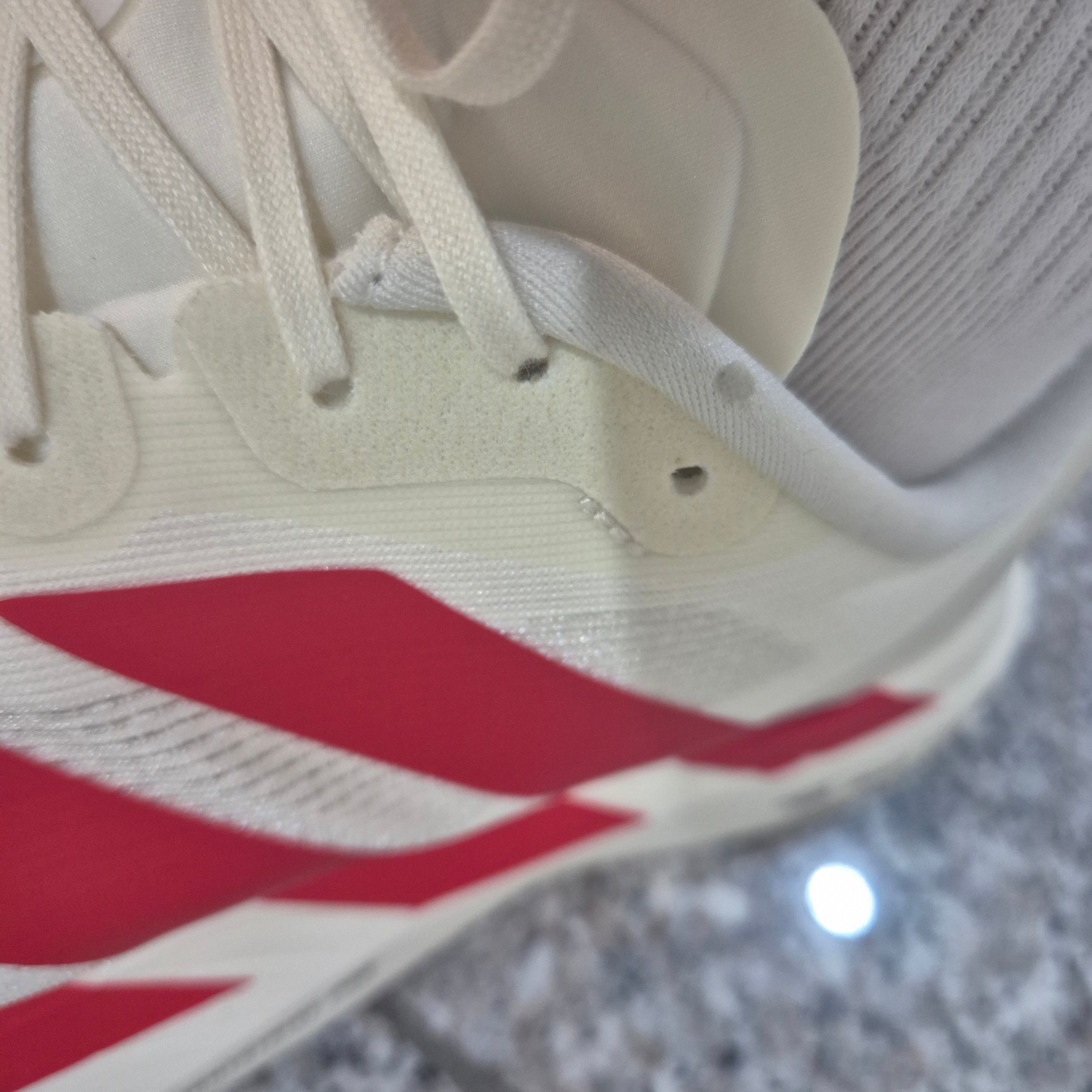 Adidas Adizero EVO SL Off White Better Scarlet 착용 스타일 - 2