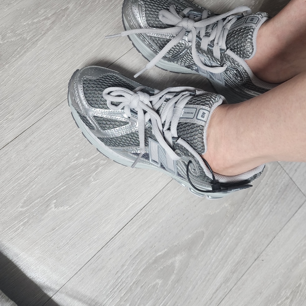 New Balance 1906R Harbor Grey Silver Metalic 착용 스타일