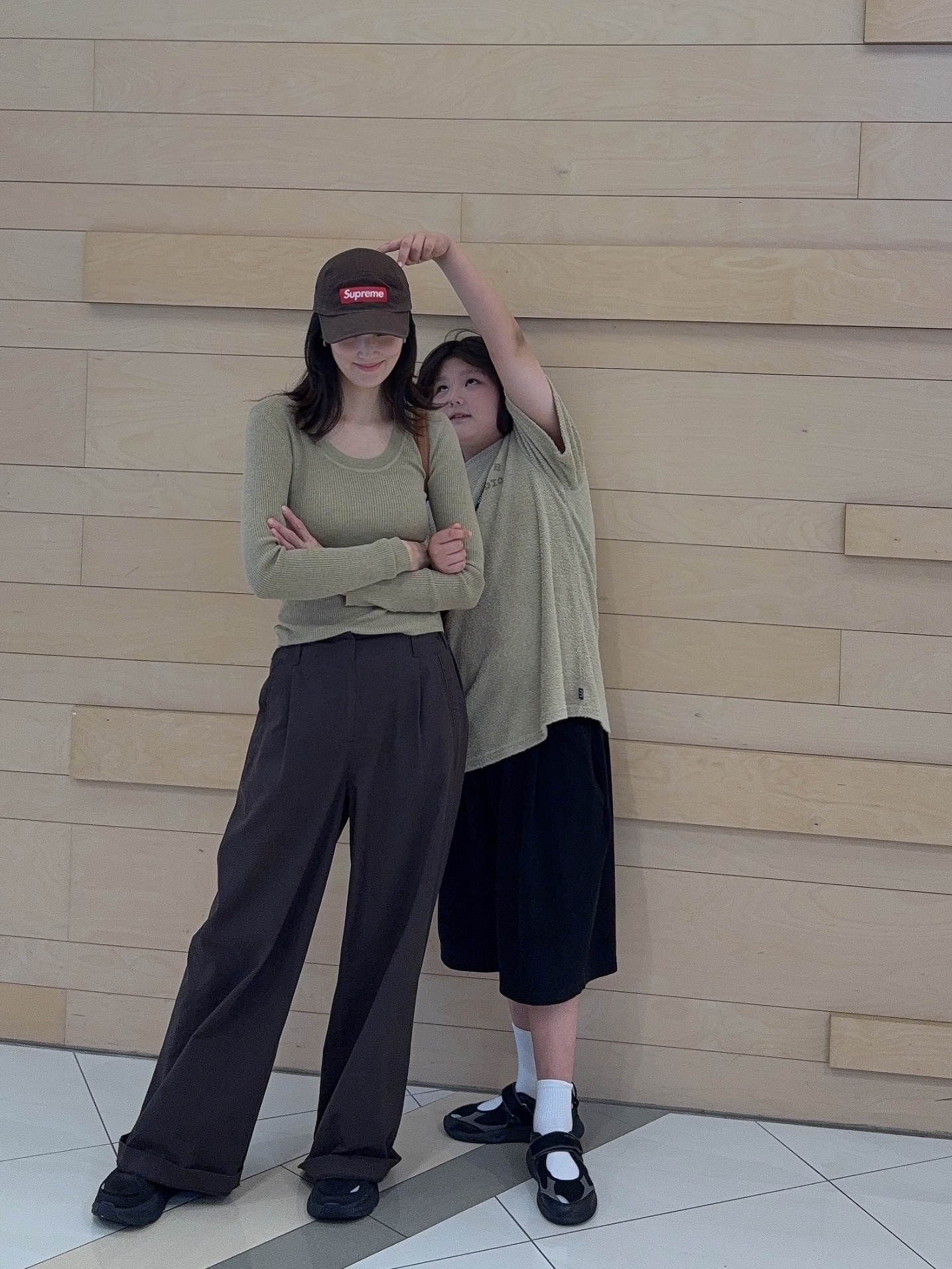 Hoka Bondi 9 Black - Wide, Supreme Washed Chino Twill Camp Cap Brown - 21FW 착용 스타일 - 8