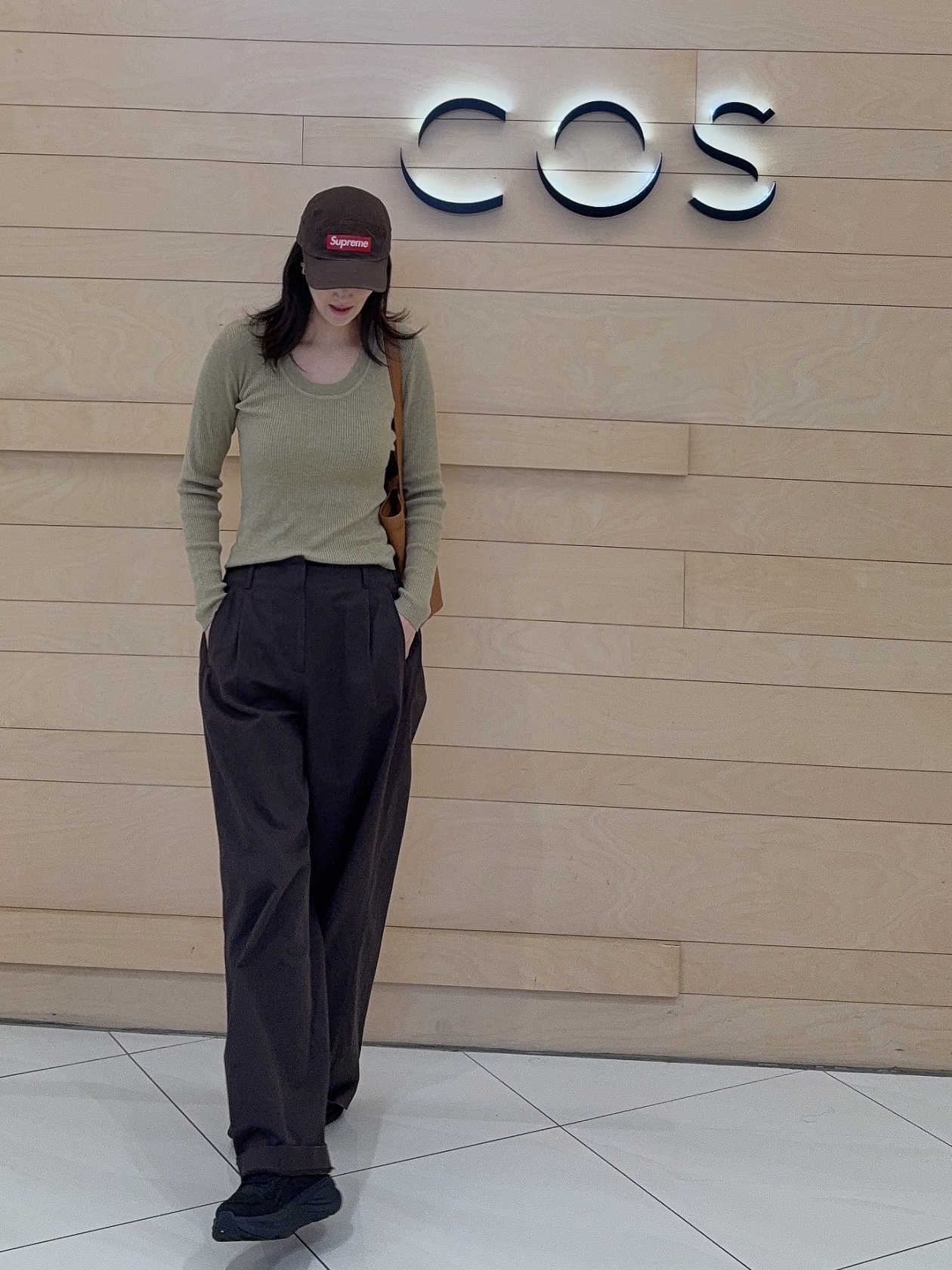 Hoka Bondi 9 Black - Wide, Supreme Washed Chino Twill Camp Cap Brown - 21FW 착용 스타일 - 4