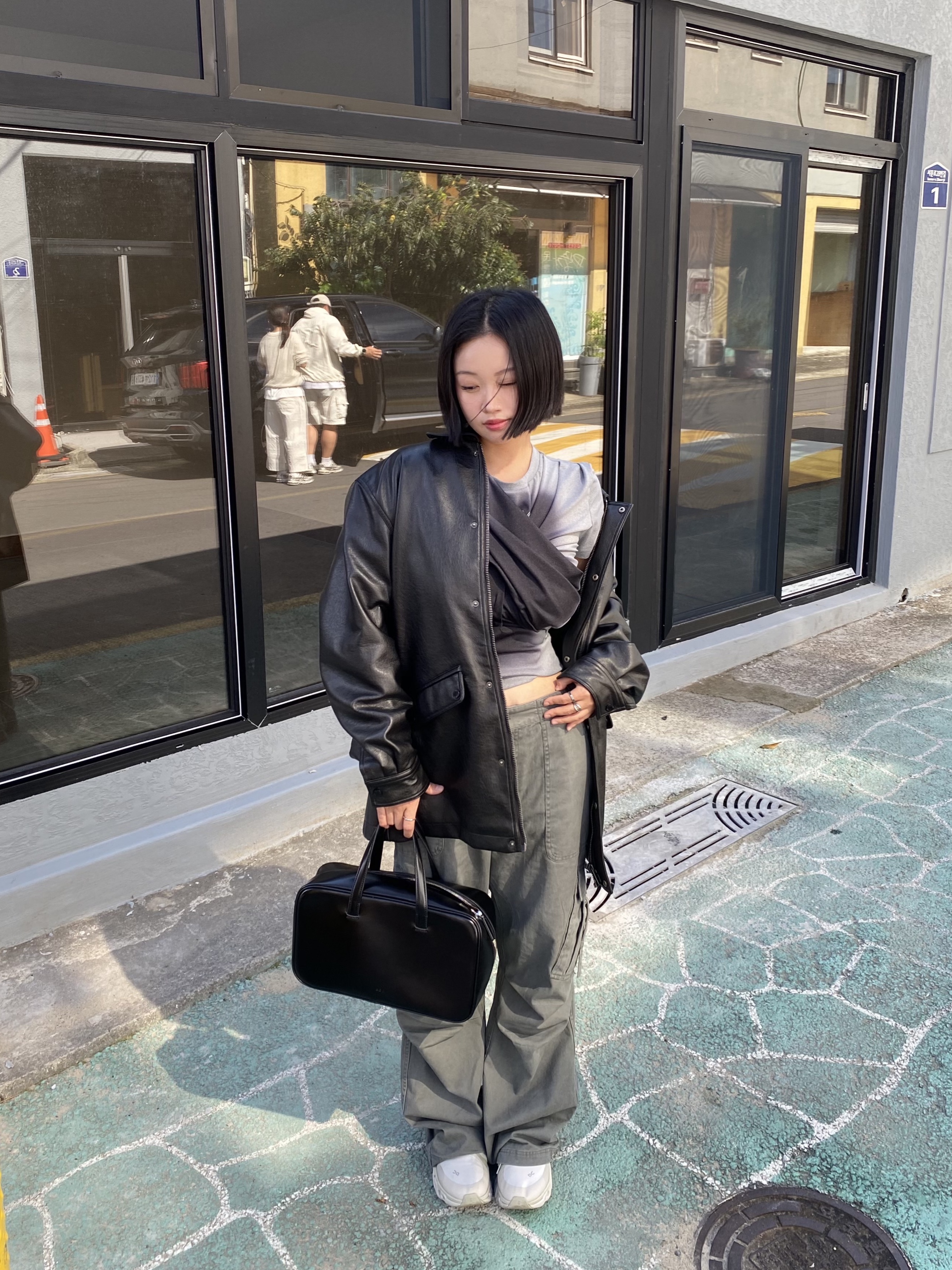 On Running x Post Archive Faction (Paf) Cloudmonster 2 Moondust Chalk 착용 스타일