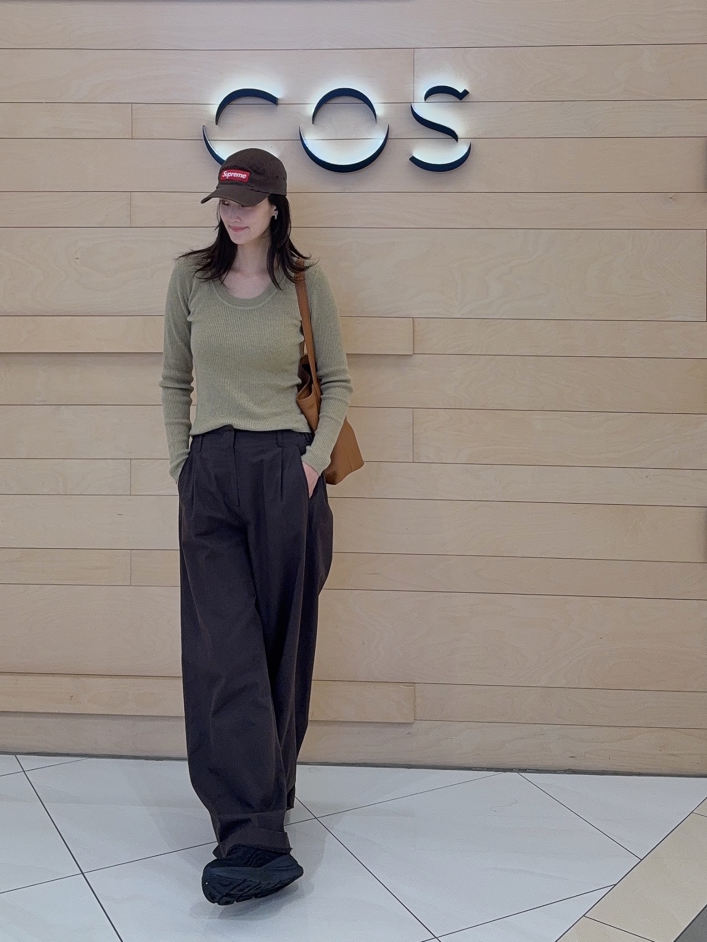 Hoka Bondi 9 Black - Wide, Supreme Washed Chino Twill Camp Cap Brown - 21FW 착용 스타일 - 2