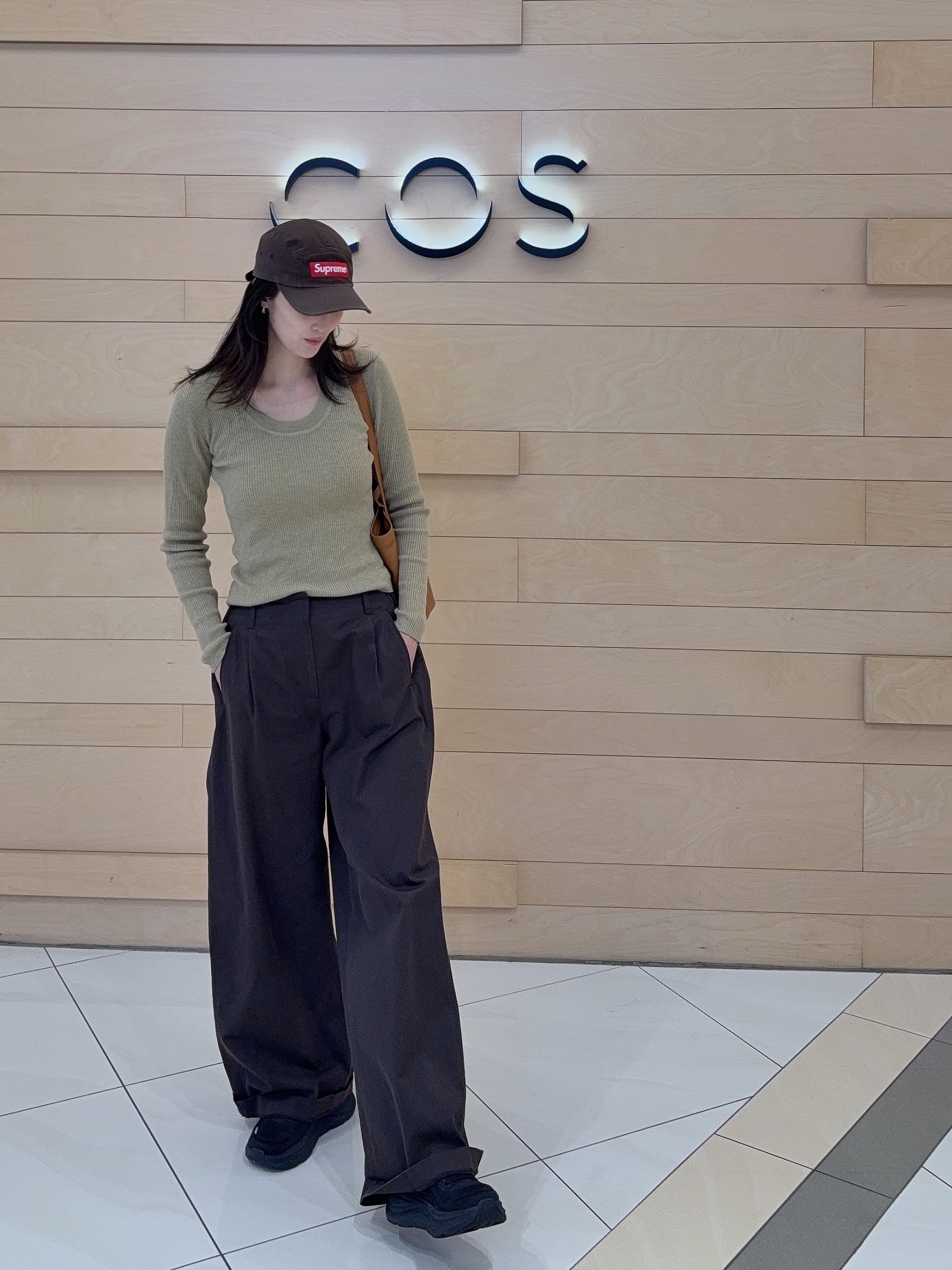 Hoka Bondi 9 Black - Wide, Supreme Washed Chino Twill Camp Cap Brown - 21FW 착용 스타일 - 3
