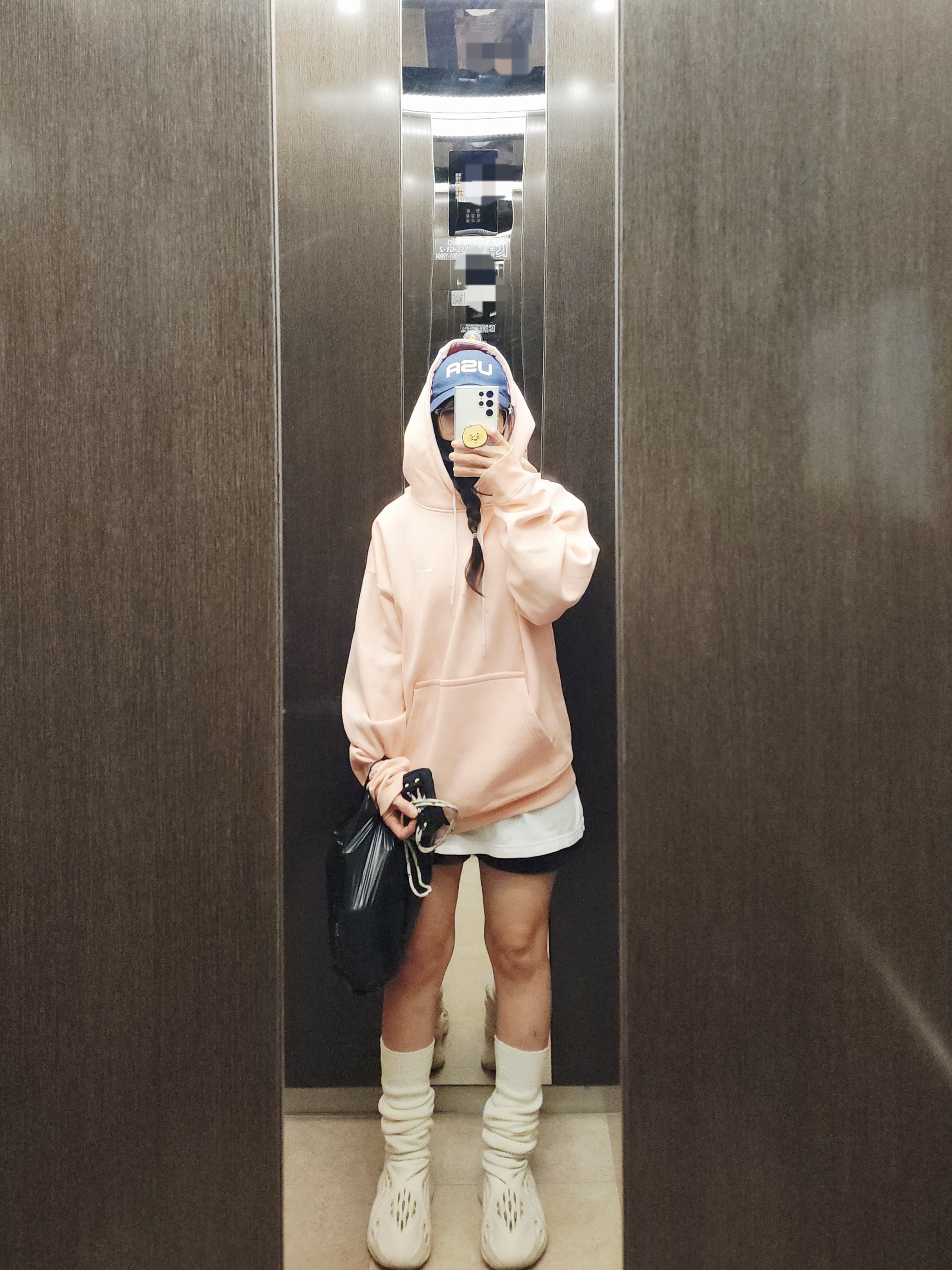 Nike NRG Solo Swoosh Fleece Hoodie Bleached Coral - US/EU, Adidas Yeezy Foam RNNR Sand 착용 스타일