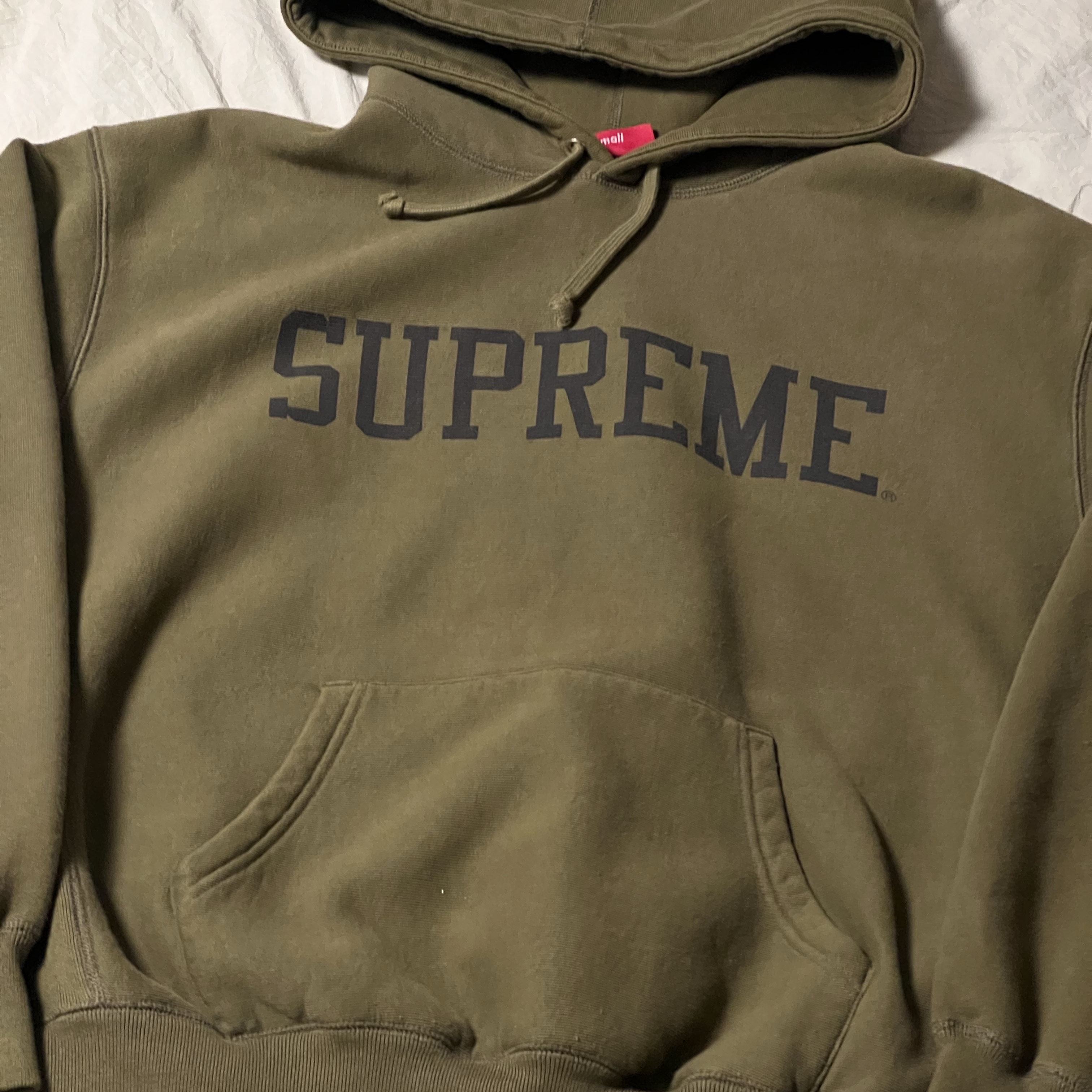Supreme Varsity Hooded Sweatshirt Dark Olive - 23FW 착용 스타일