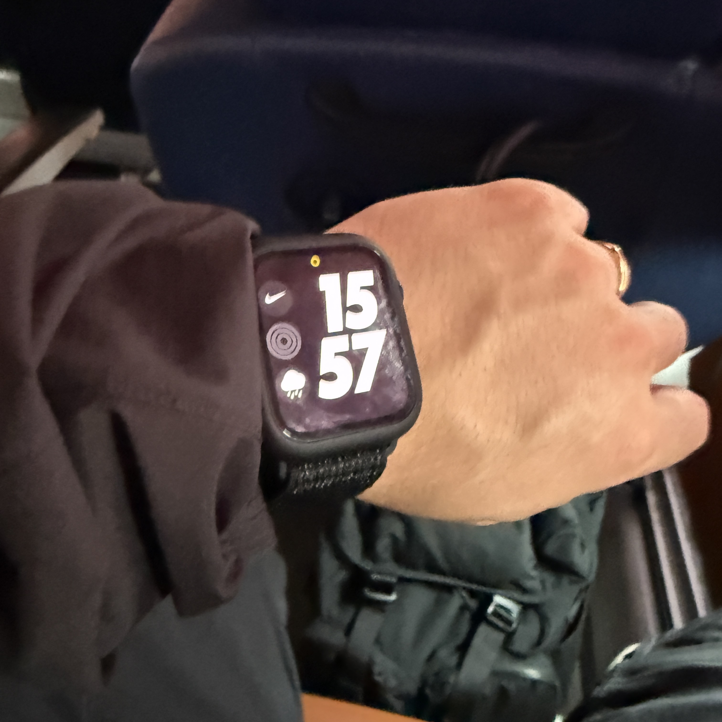 Apple Watch SE 2nd 44mm GPS Midnight Aluminium Case with Sport Band M/L Midnight (Korean Ver.) 착용 스타일