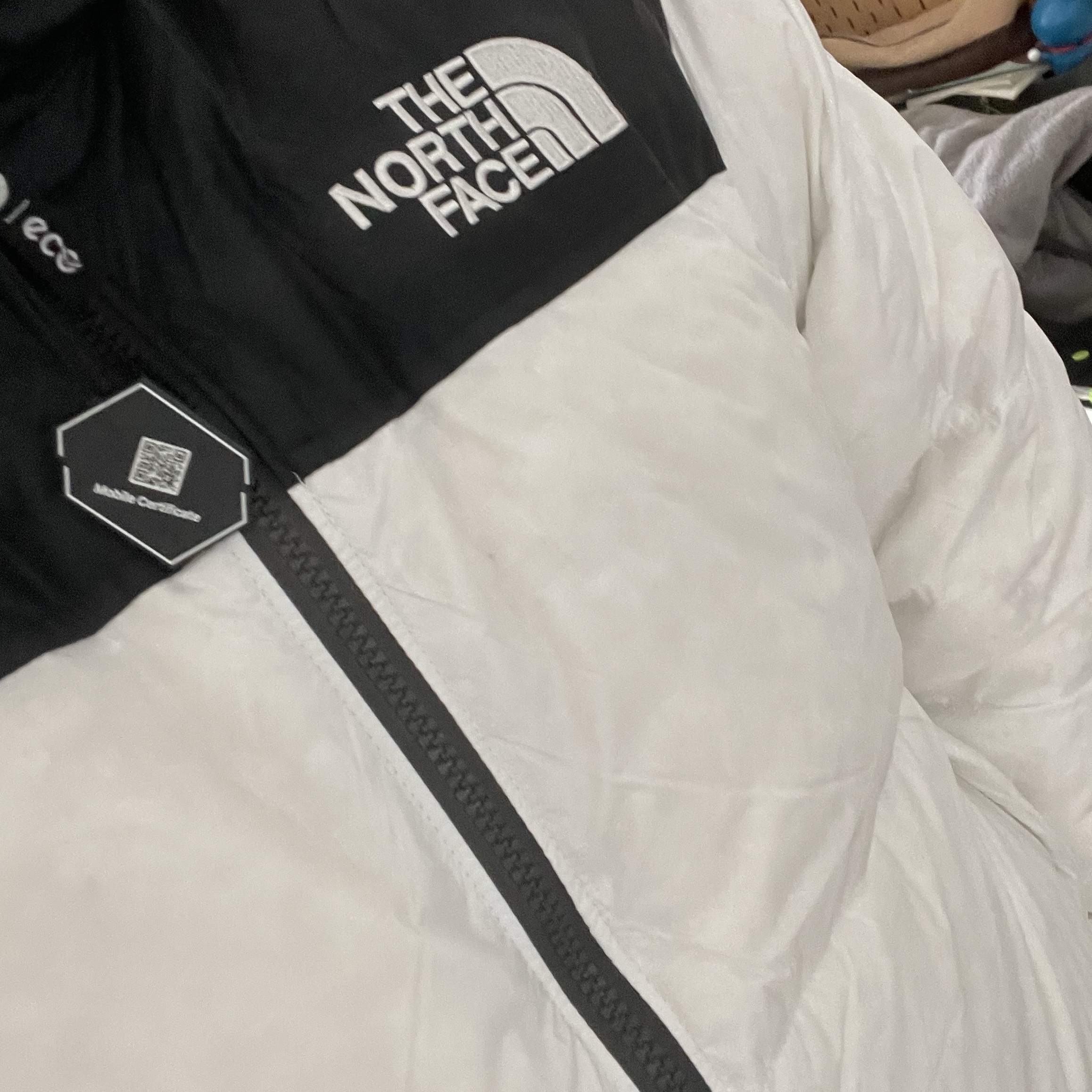 The North Face 1996 Eco Nuptse Jacket White 착용 스타일