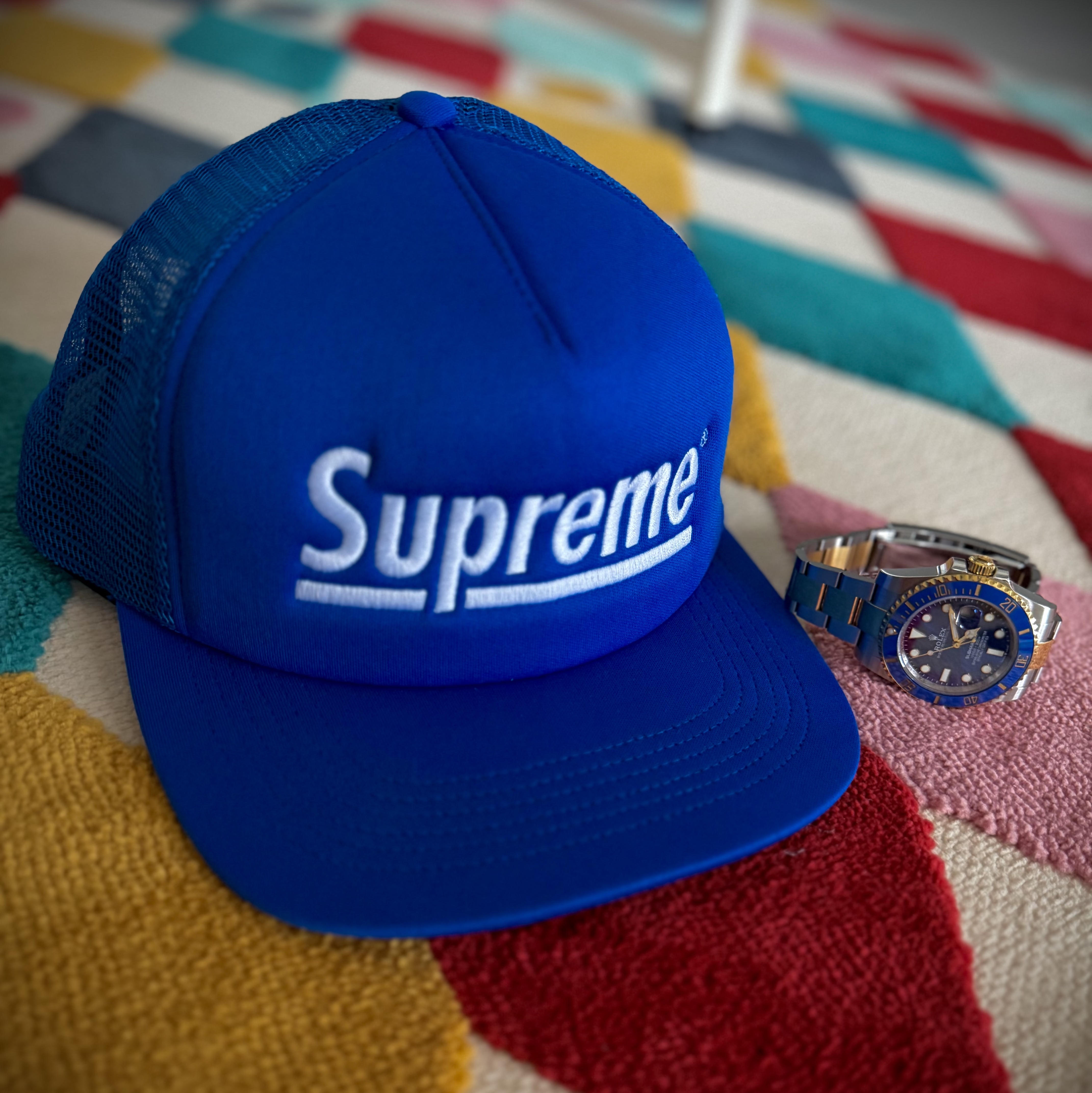 Supreme Underline Mesh Back 5-Panel Light Royal - 24FW, Rolex Submariner Date 41mm 126613LB Royal Blue Oyster 착용 스타일