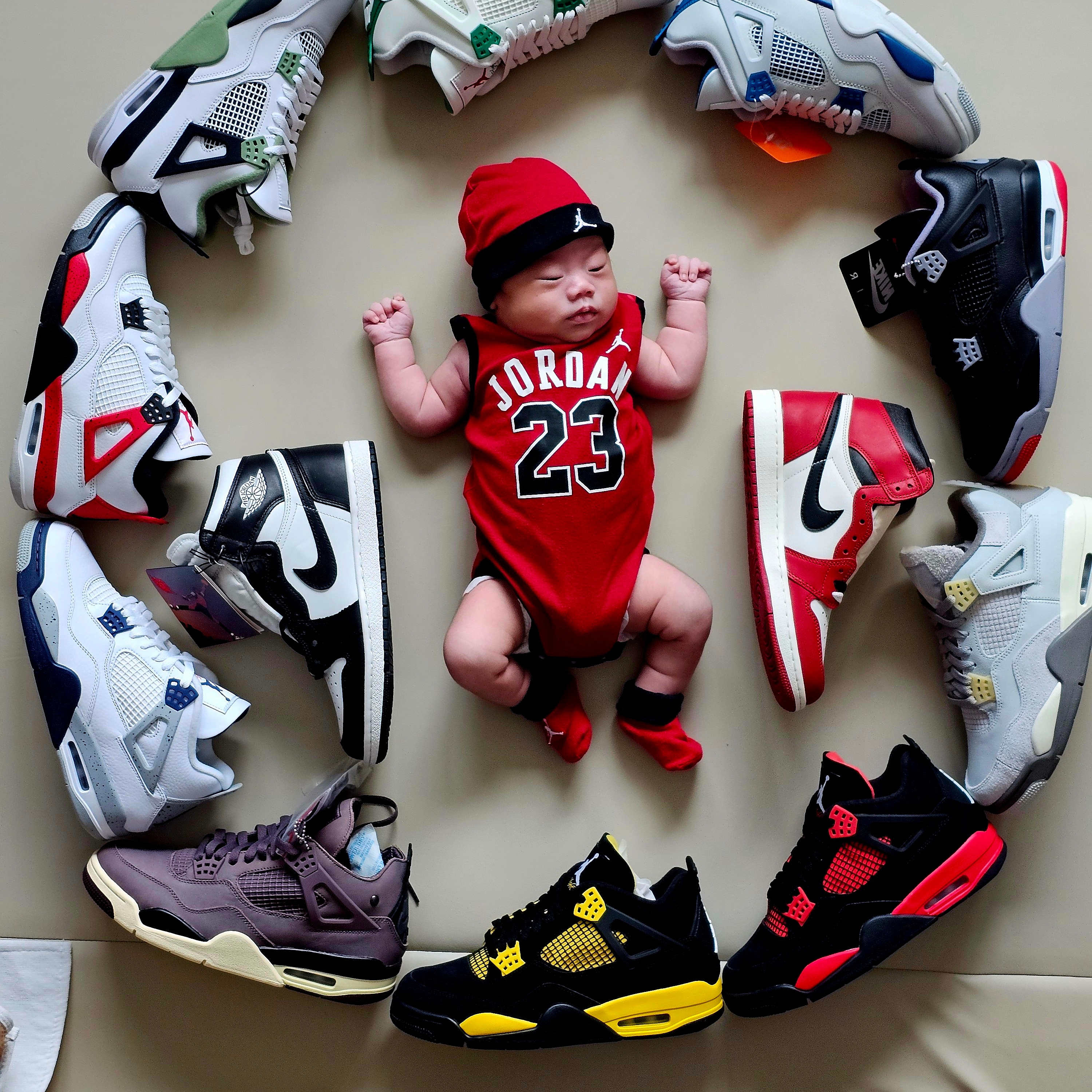 Jordan 4 Retro Bred Reimagined, Jordan 4 x Nike SB Retro SP Pine Green 착용 스타일