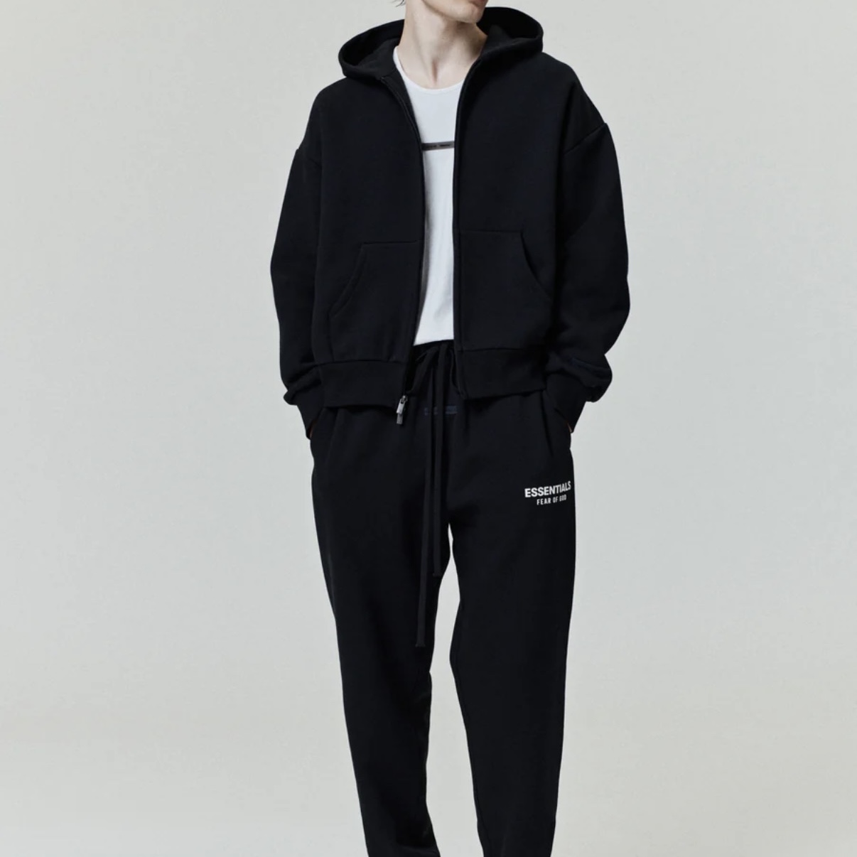 Essentials Classic Full Zip Up Hoodie Jet Black - 25SS 착용 스타일 - 2