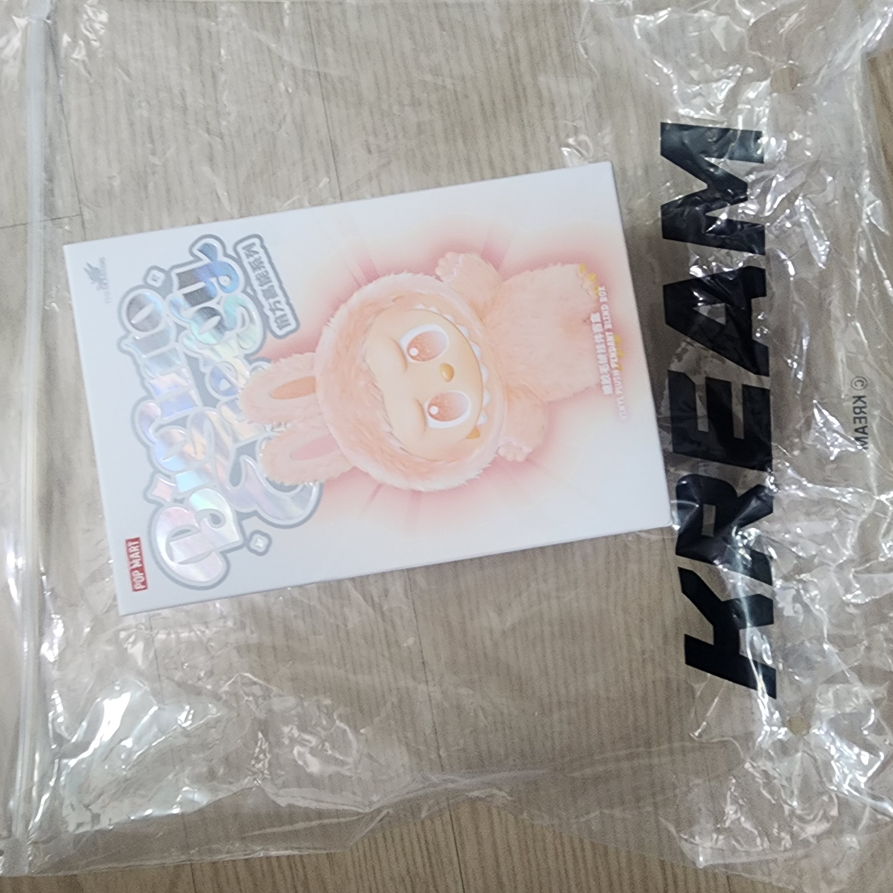 Pop Mart Labubu The Monsters Highlight Series Sealed Case (1 Blind Box) 착용 스타일 - 1