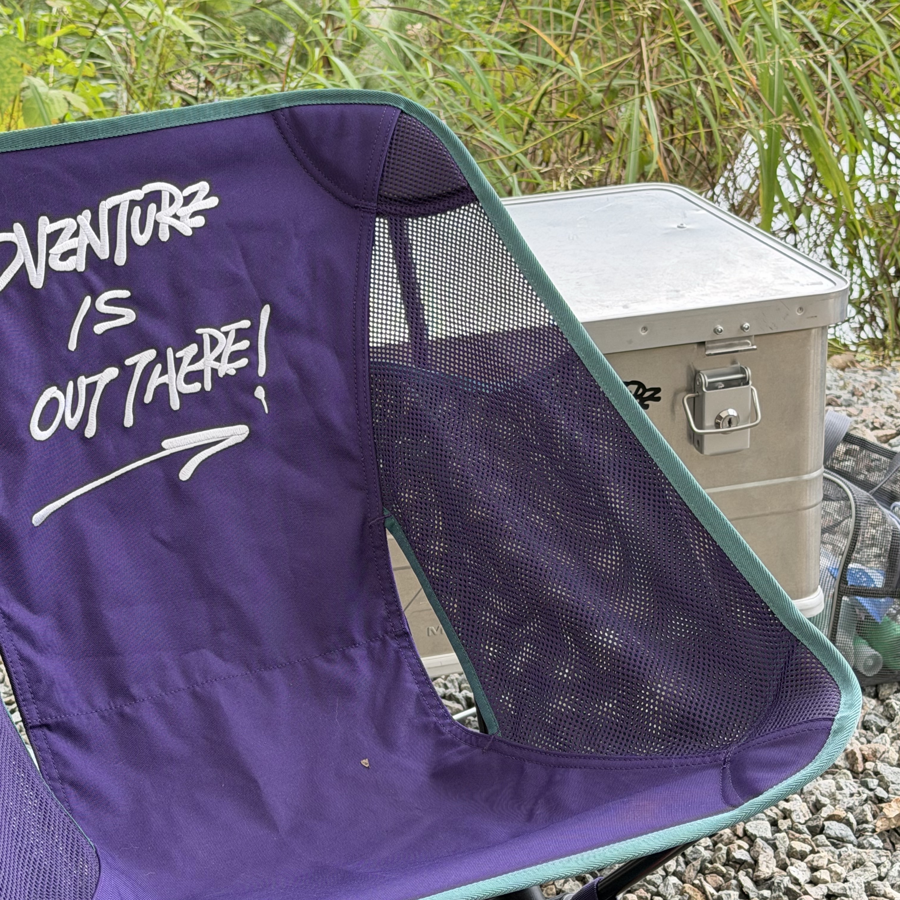 Helinox x AIOT! Chair One Sunrise Purple 착용 스타일