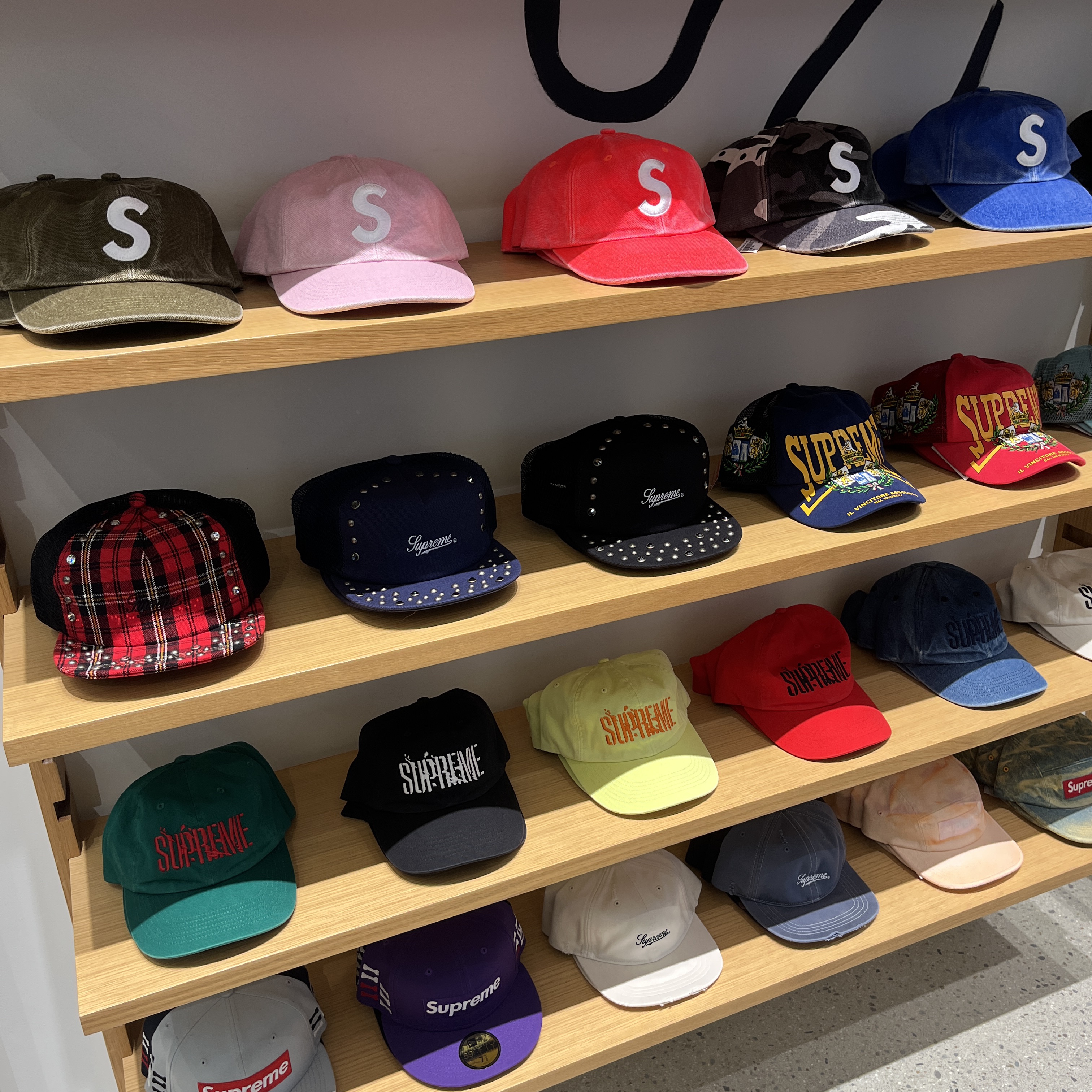 Supreme Pigment Coated Canvas S Logo 6-Panel Royal - 25FW, Supreme Pigment Coated Canvas S Logo 6-Panel Olive - 25FW 착용 스타일