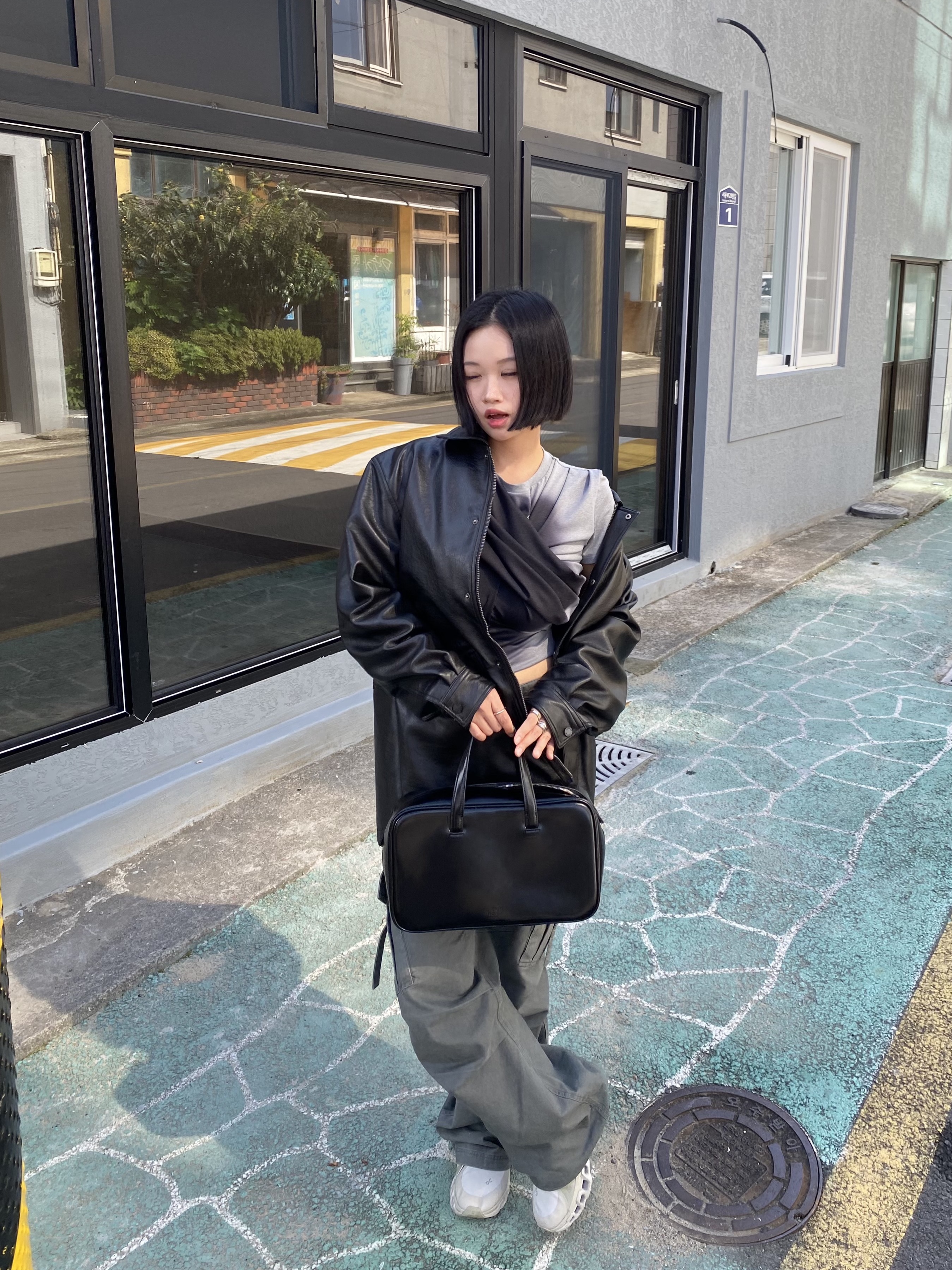 On Running x Post Archive Faction (Paf) Cloudmonster 2 Moondust Chalk 착용 스타일