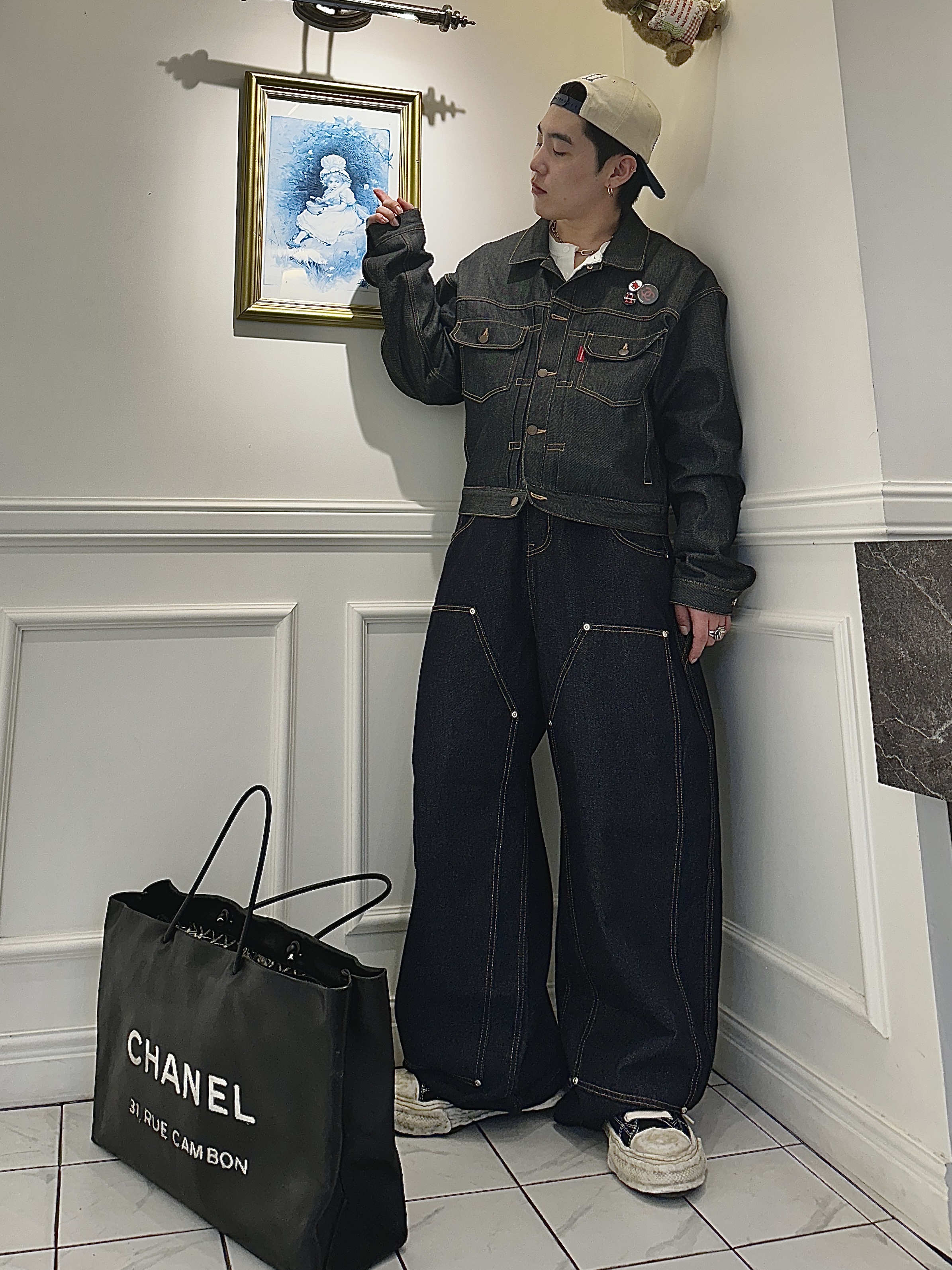 G-DRAGON Ubermensch Unstructured Snapback Hat Natural Navy, Peaceminusone Denim Jacket #1 Indigo 착용 스타일 - 3