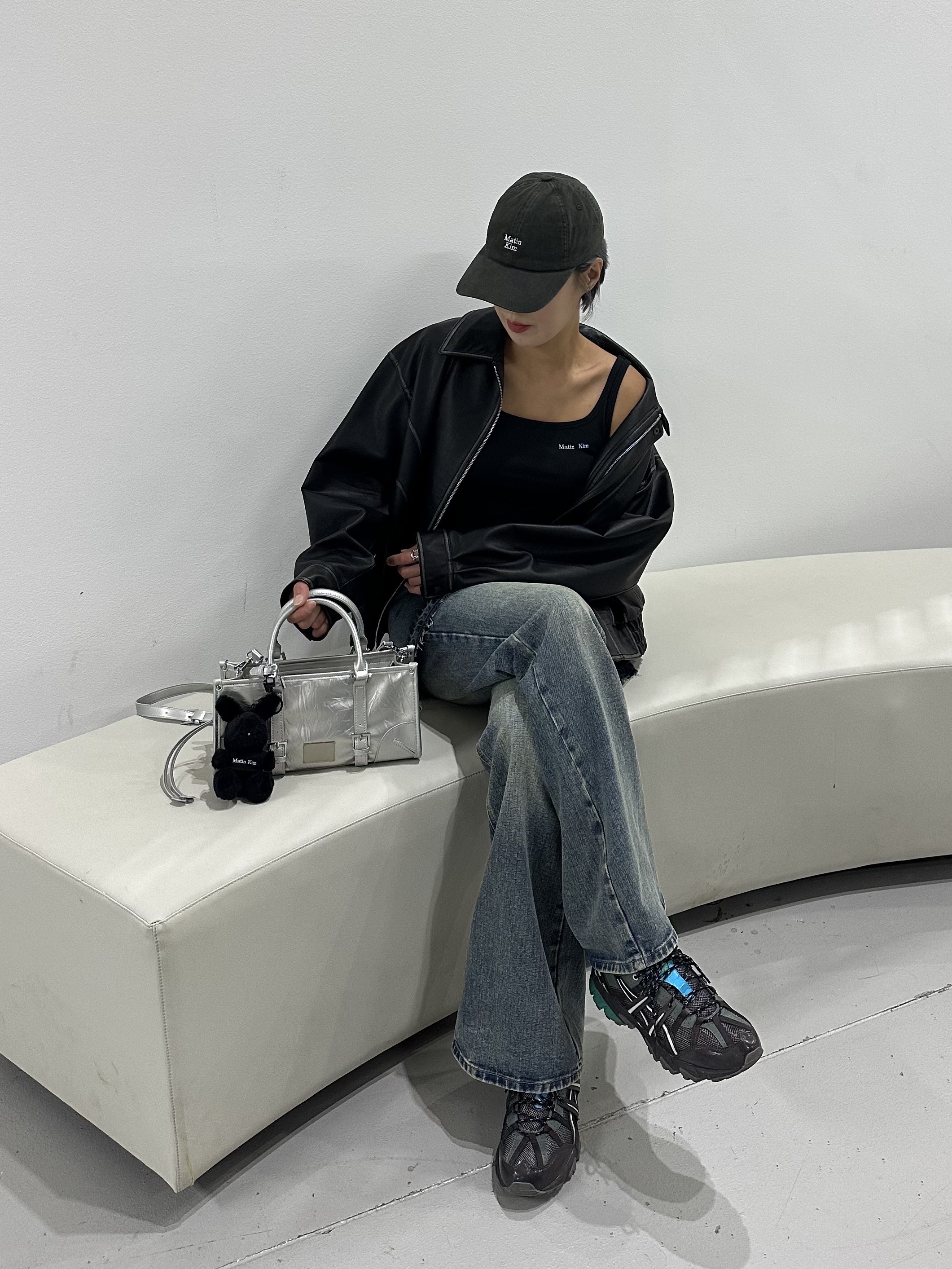 (W) Asics x Matin Kim Gel-Sonoma 15-50 Black Pure Silver, Matin Kim Black Bunny Toy Keyring Black 착용 스타일 - 1