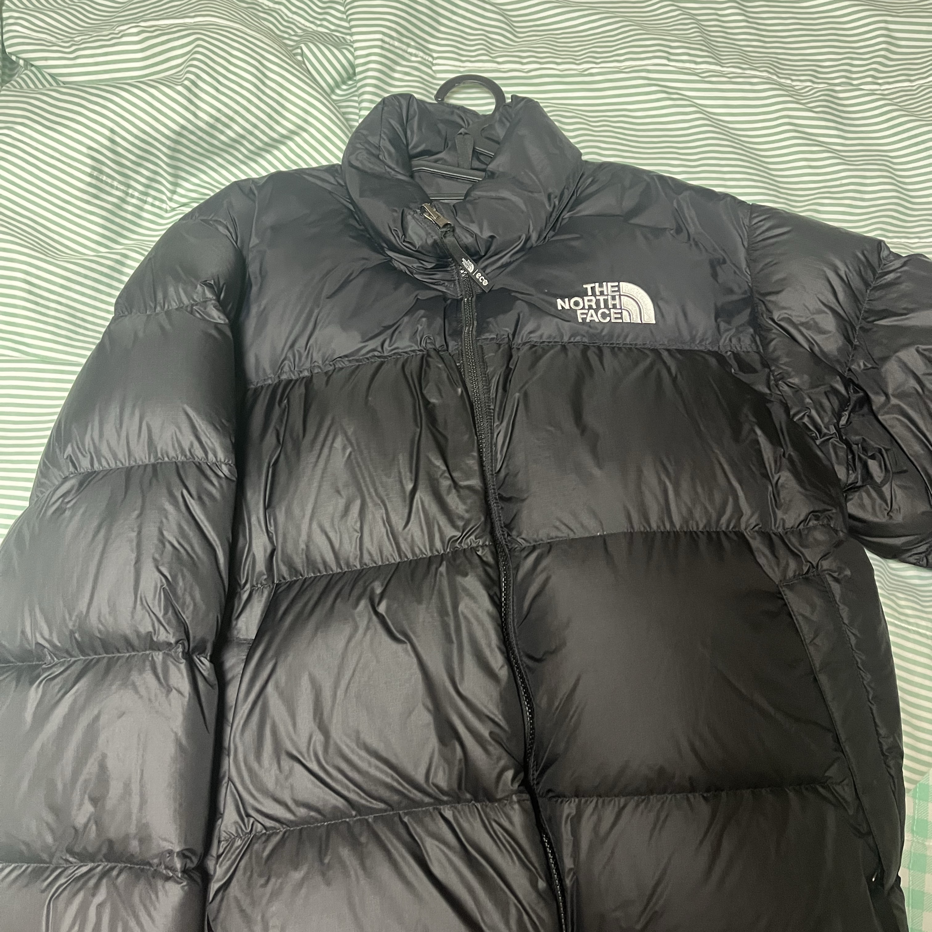 The North Face 1996 Eco Nuptse Jacket Black 착용 스타일