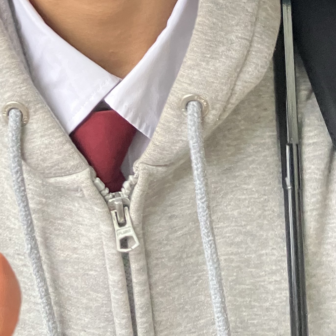 Suade Basic Hood Zip Up Gray 착용 스타일