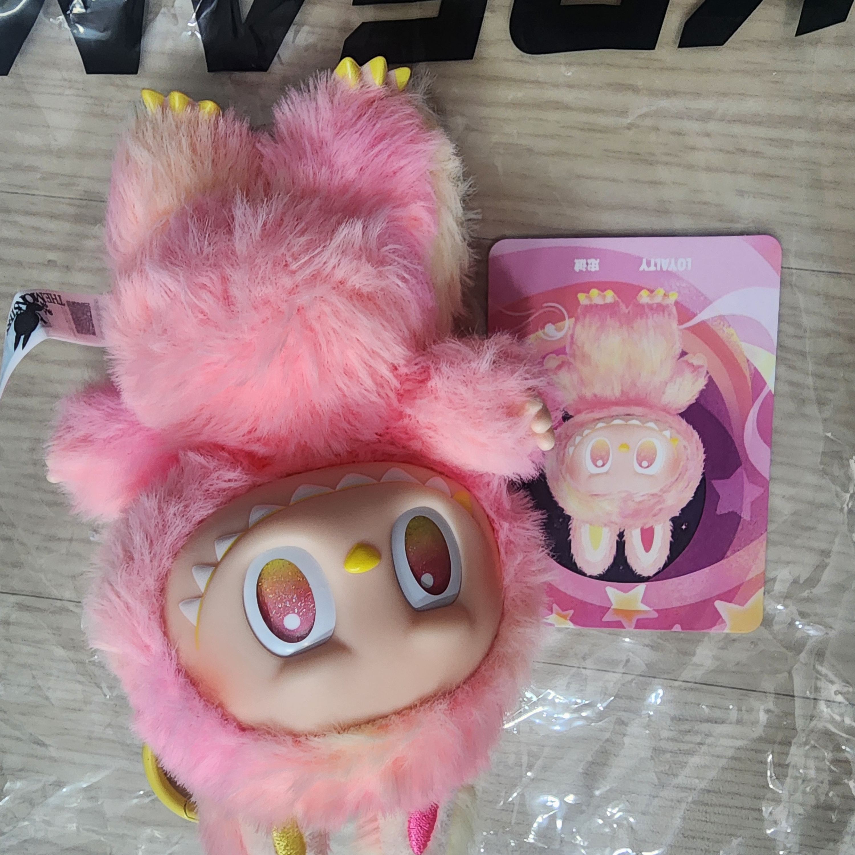 Pop Mart Labubu The Monsters Highlight Series Sealed Case (1 Blind Box) 착용 스타일 - 3