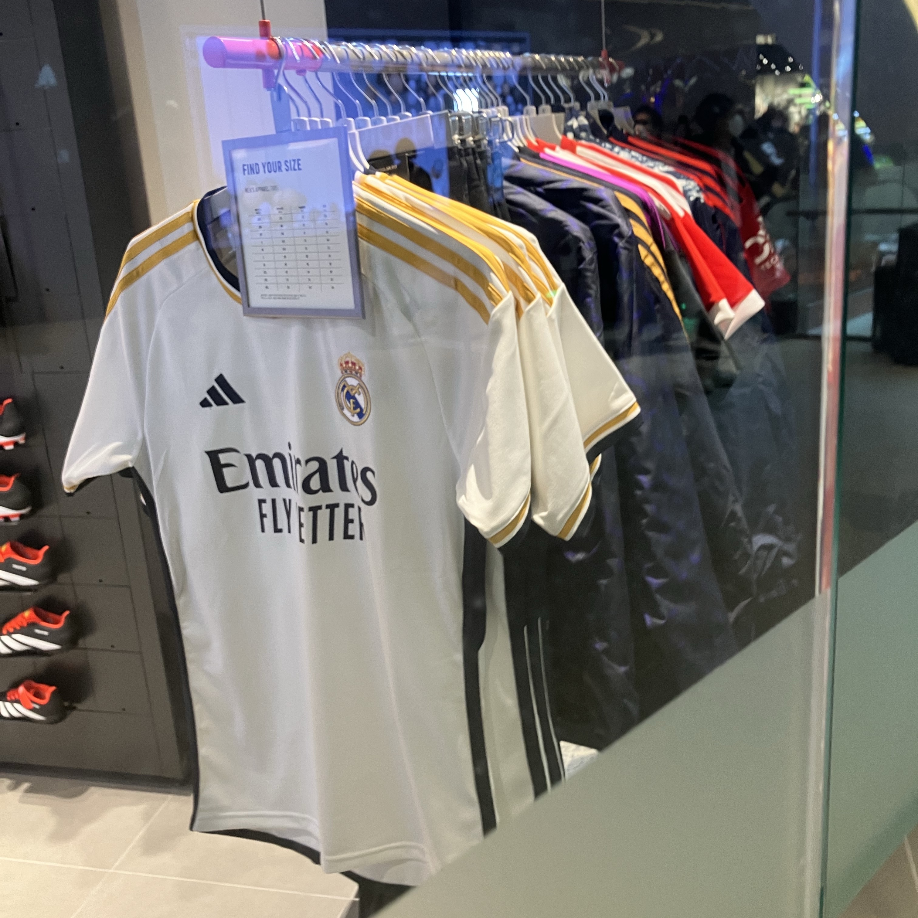 Adidas Real Madrid 2023/24 Home Jersey White - US Sizing (Non Marking Ver.) 착용 스타일